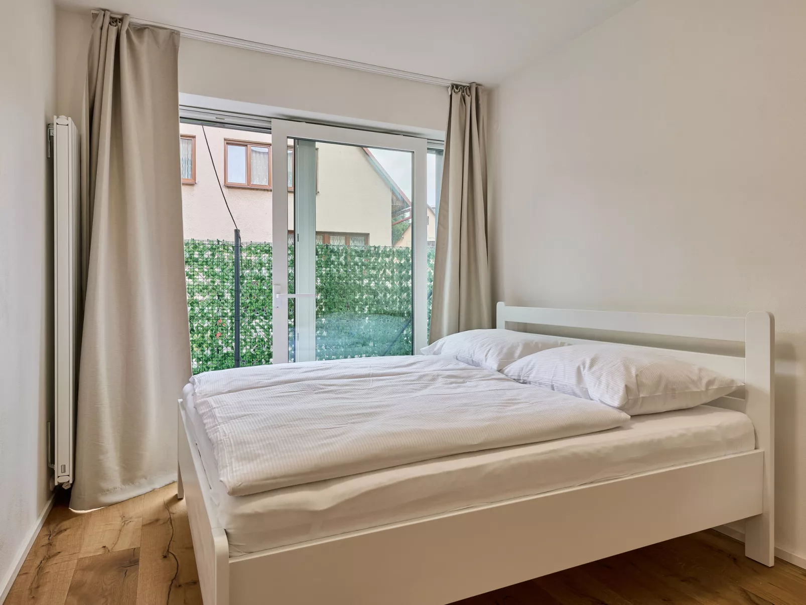 Modern Mountain Terrace Retreat & Pets-Drinnen