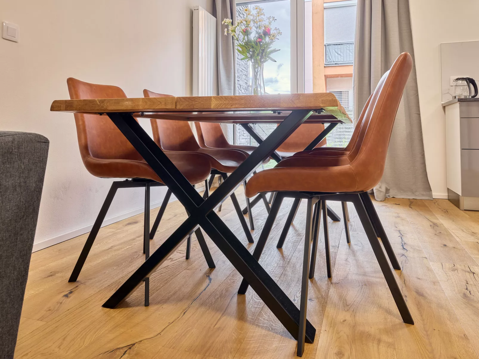 Modern Mountain Terrace Retreat & Pets-Drinnen