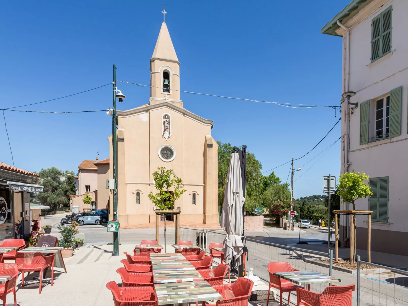 Le Dauphin-Area