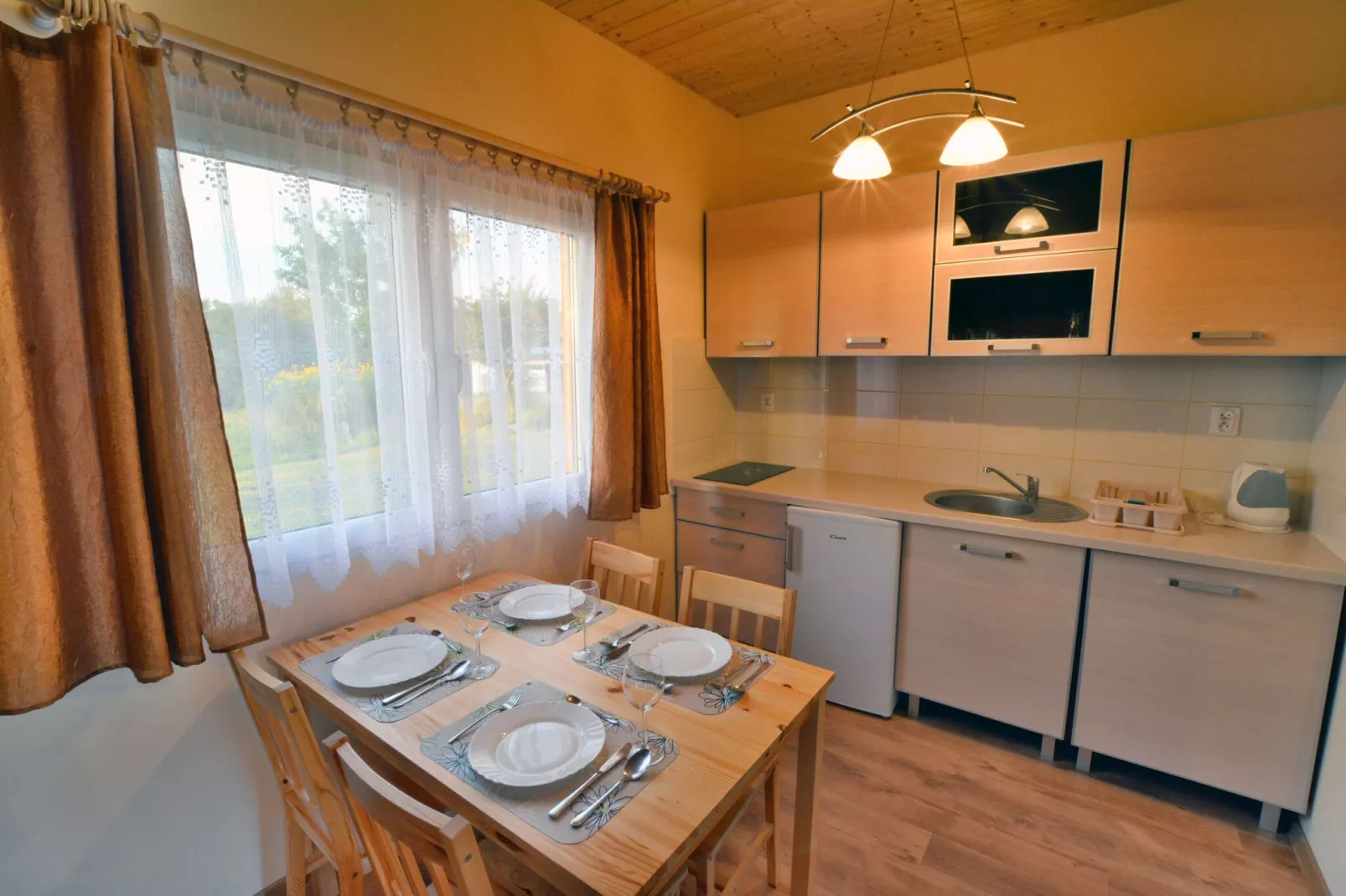 Domki Letniskowe dla 6 osób Ustronie Morskie-Dining room