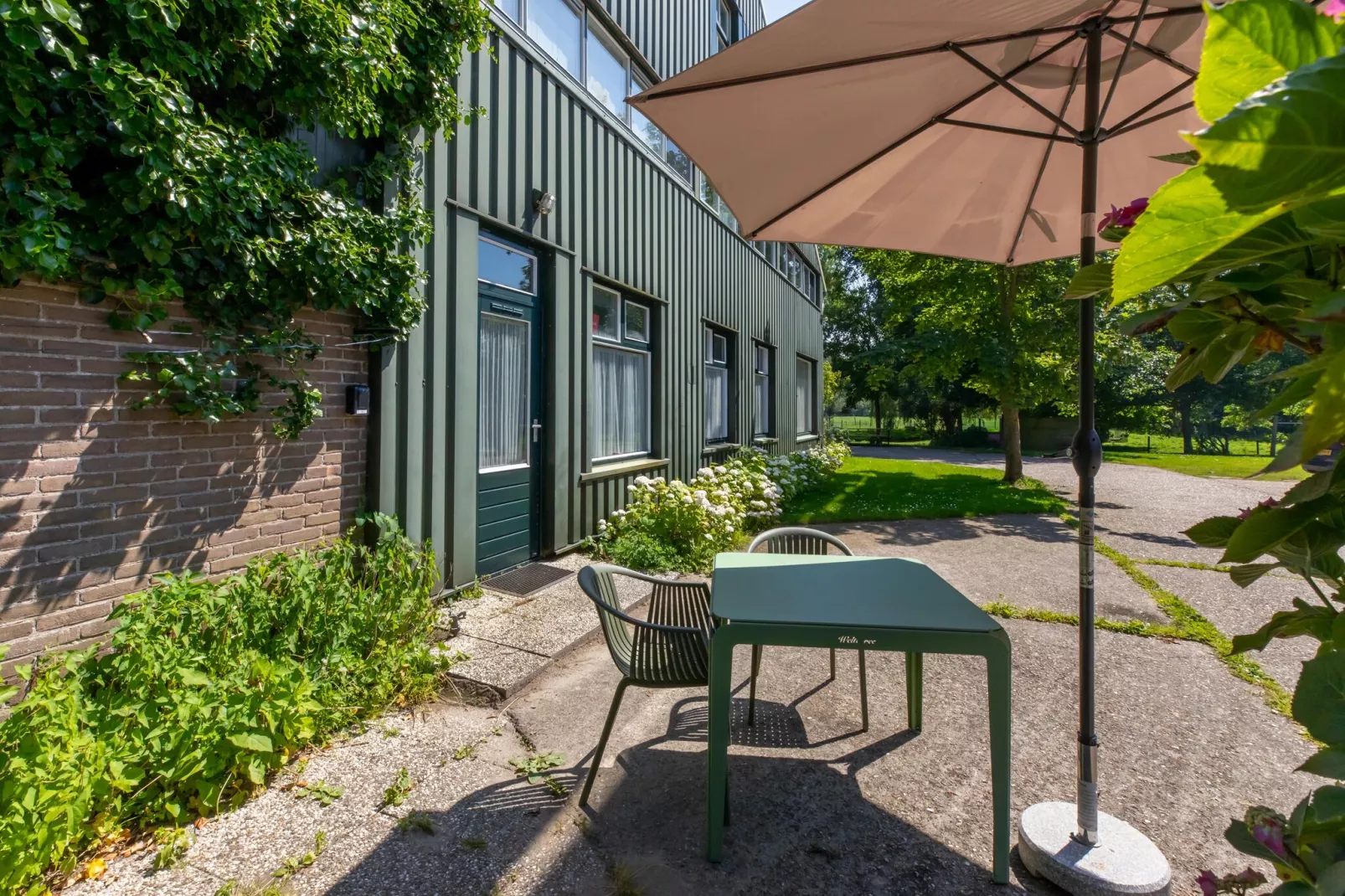 Studio - Kon Emmaweg 6-Terrace balcony