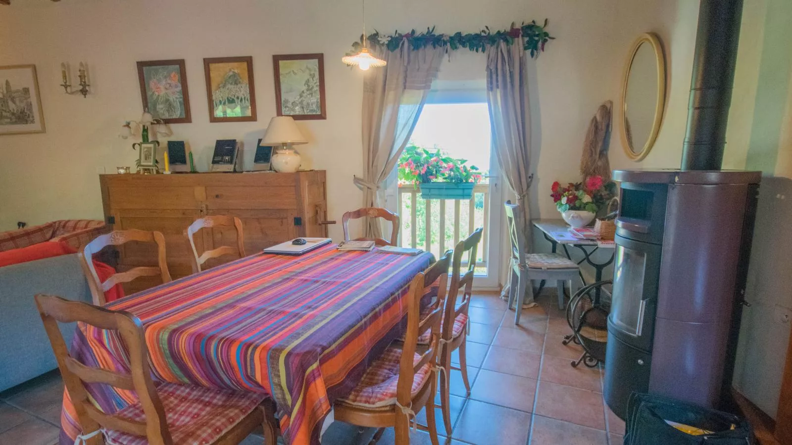 Gite des Kathares-Dining room