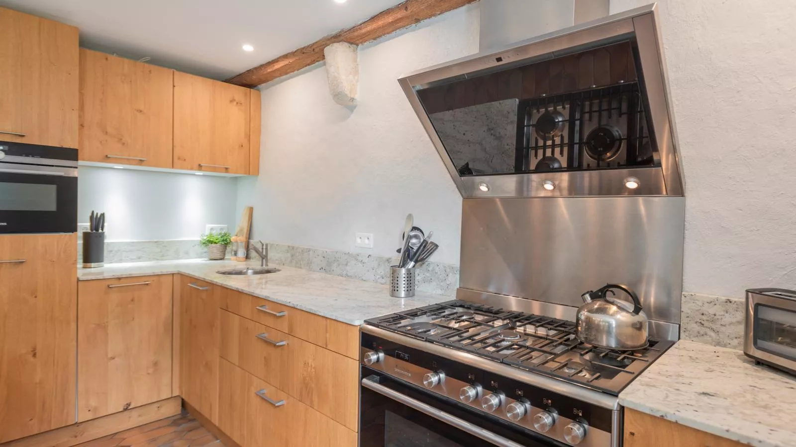 Fond de Bacquey-Kitchen
