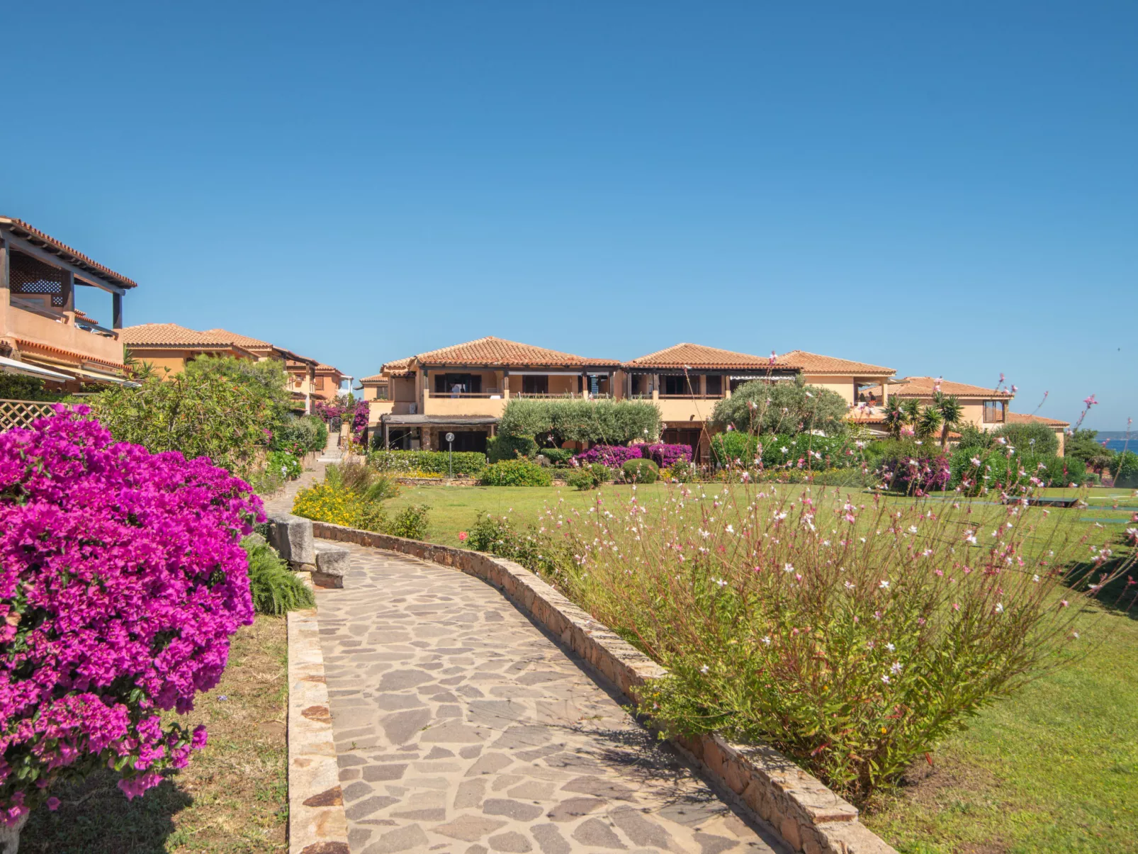 D4 - F3, Baia de Bahas-Outside