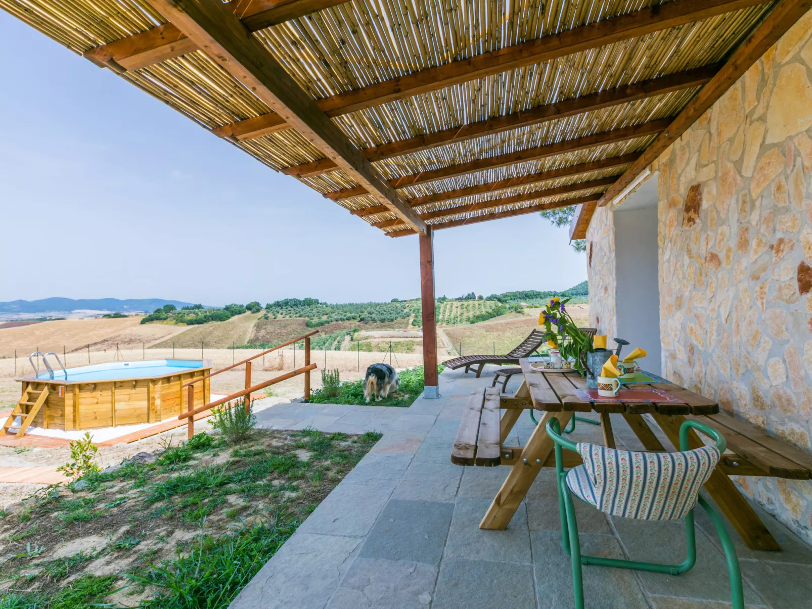 Casaletto Anticaluce-Outside