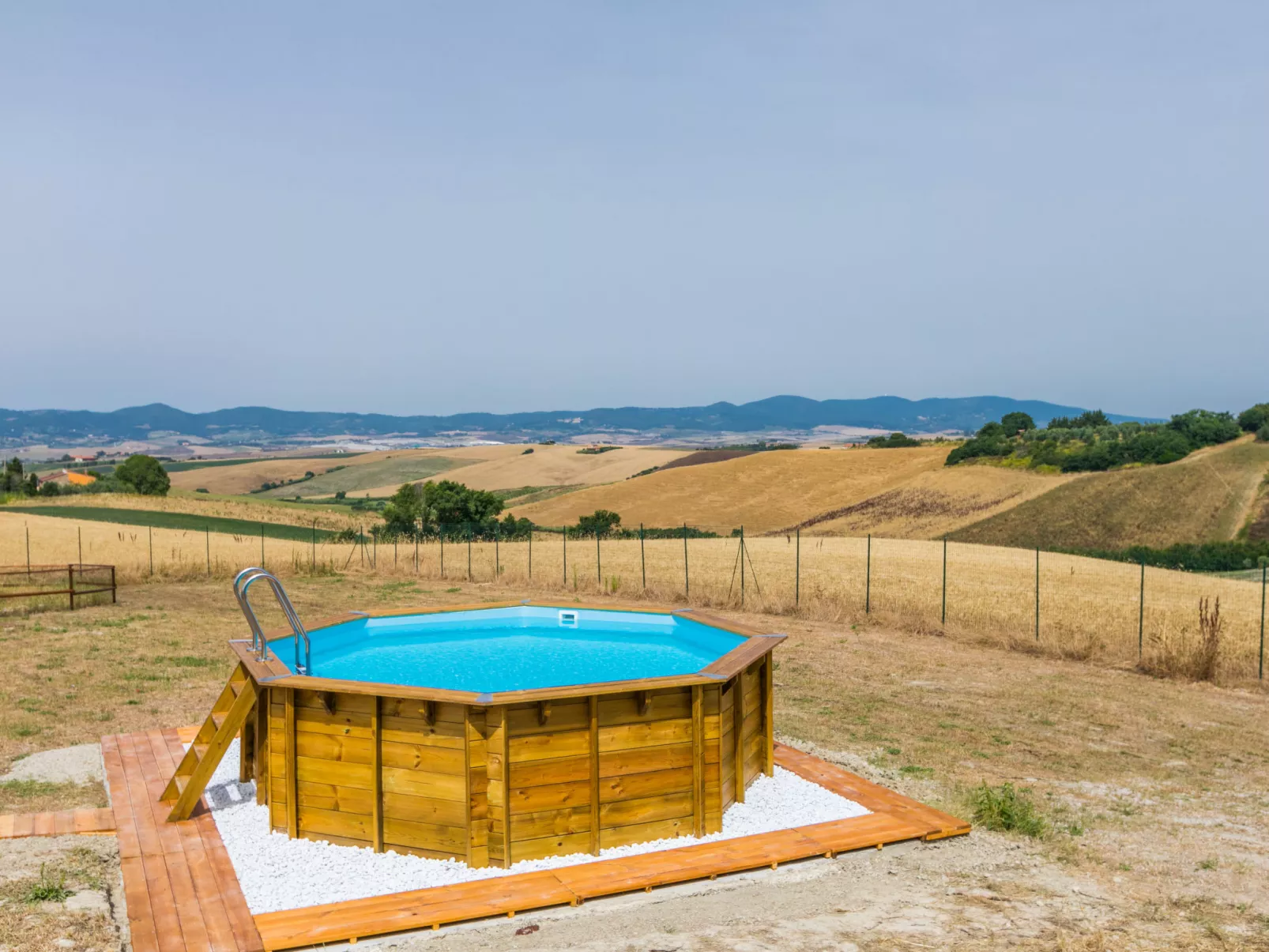 Casaletto Anticaluce-Outside