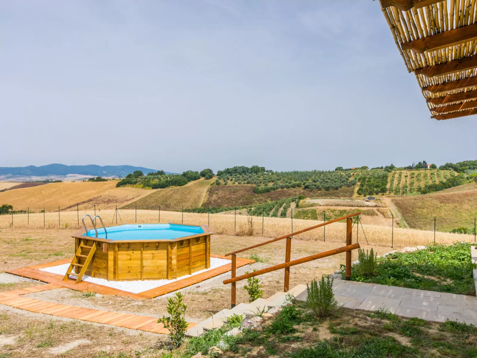 Casaletto Anticaluce-Outside