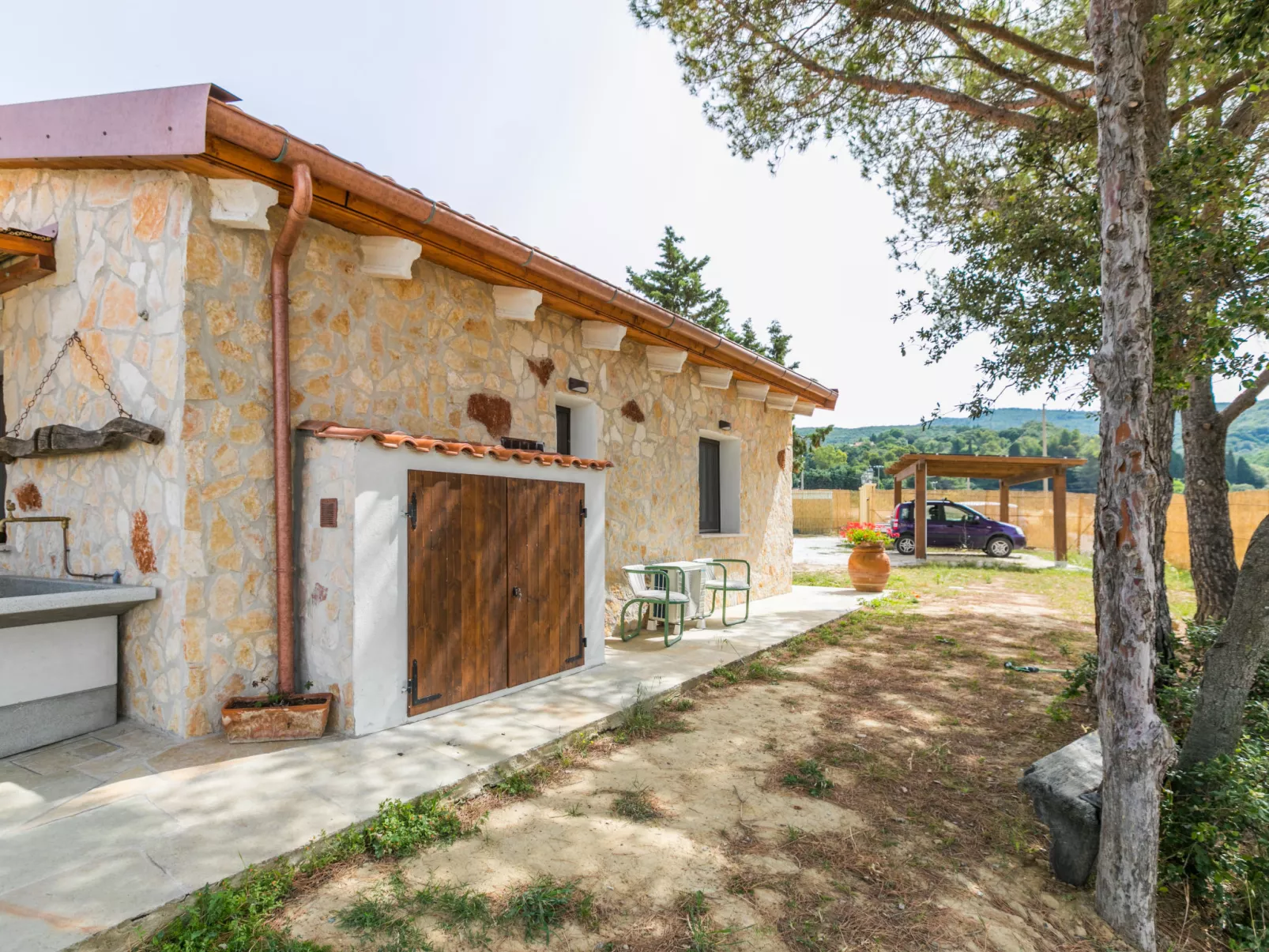 Casaletto Anticaluce-Outside
