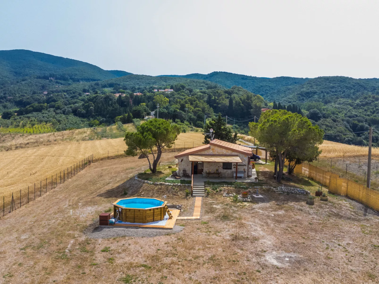 Casaletto Anticaluce-Outside