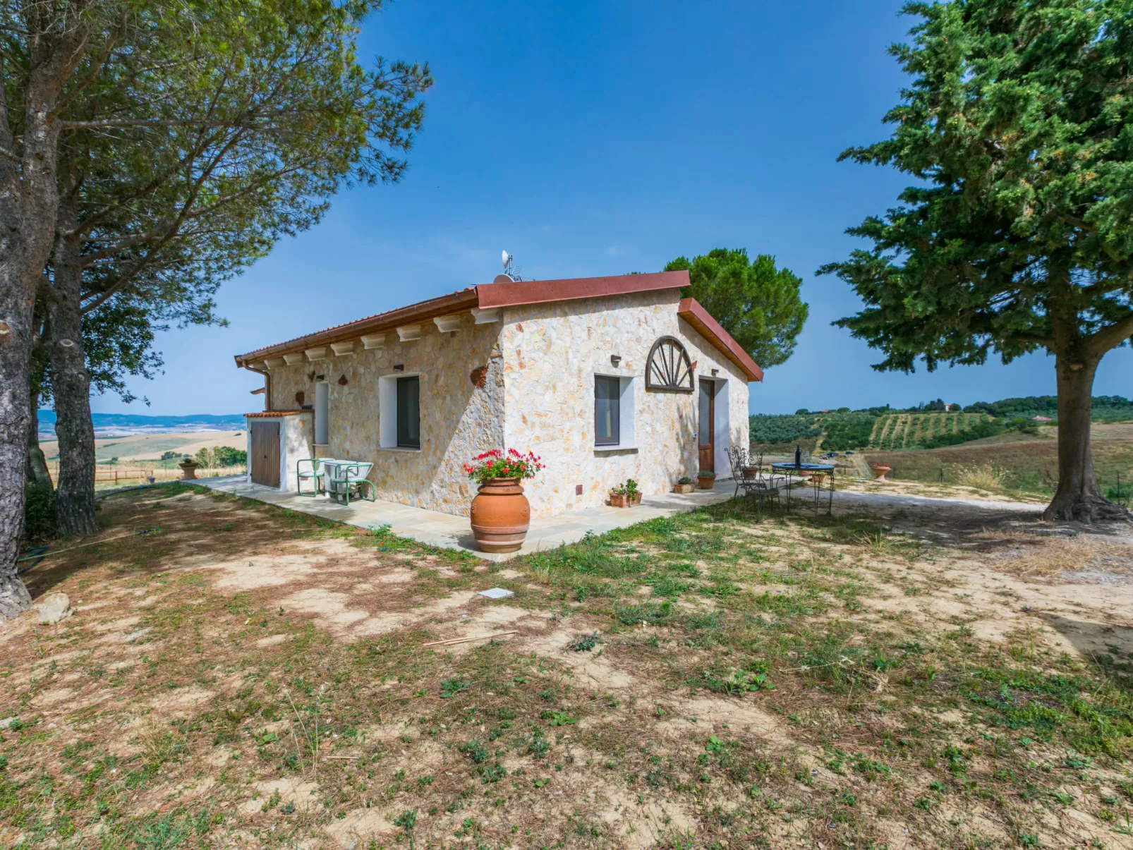 Casaletto Anticaluce-Outside