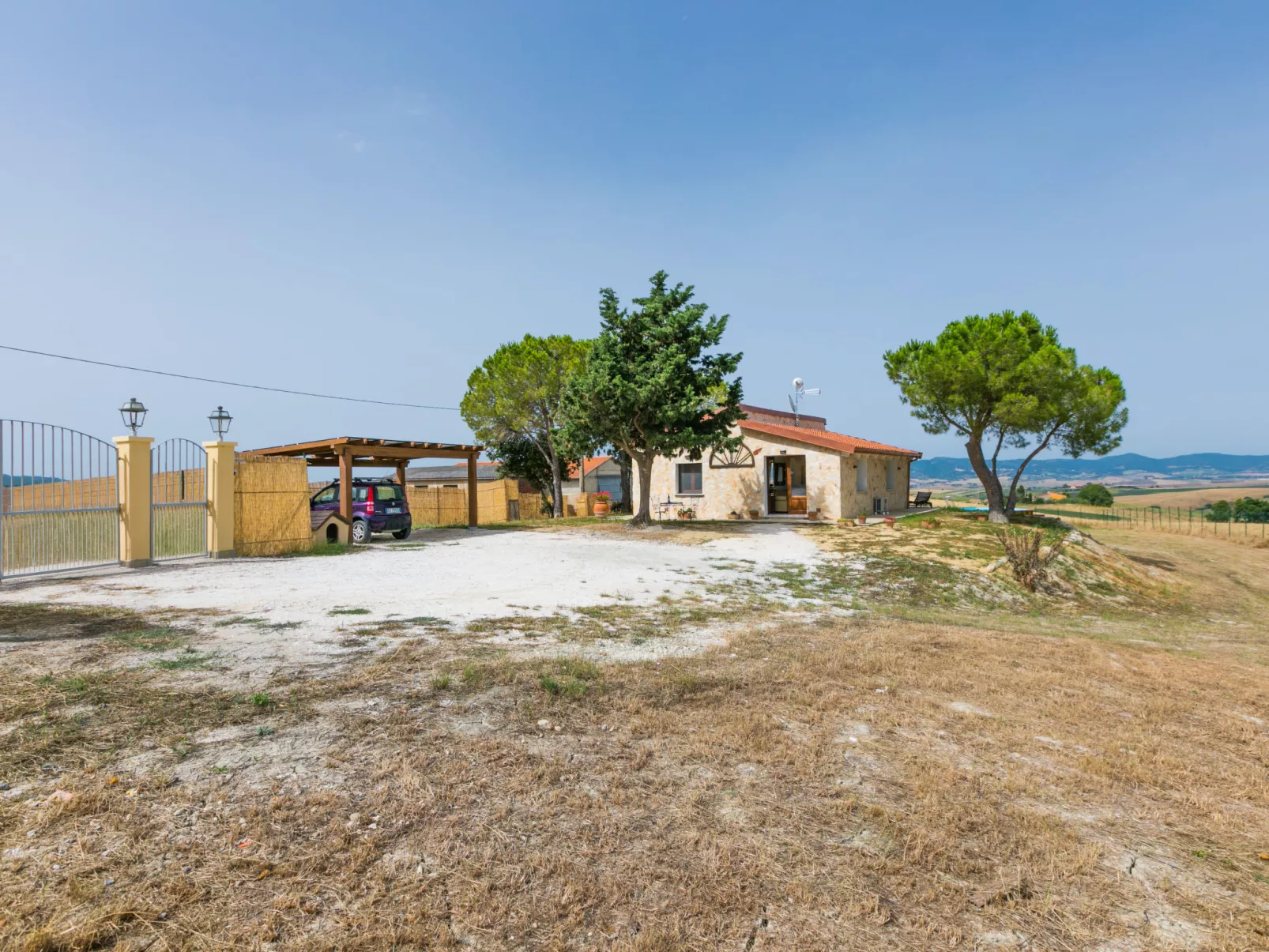 Casaletto Anticaluce-Outside