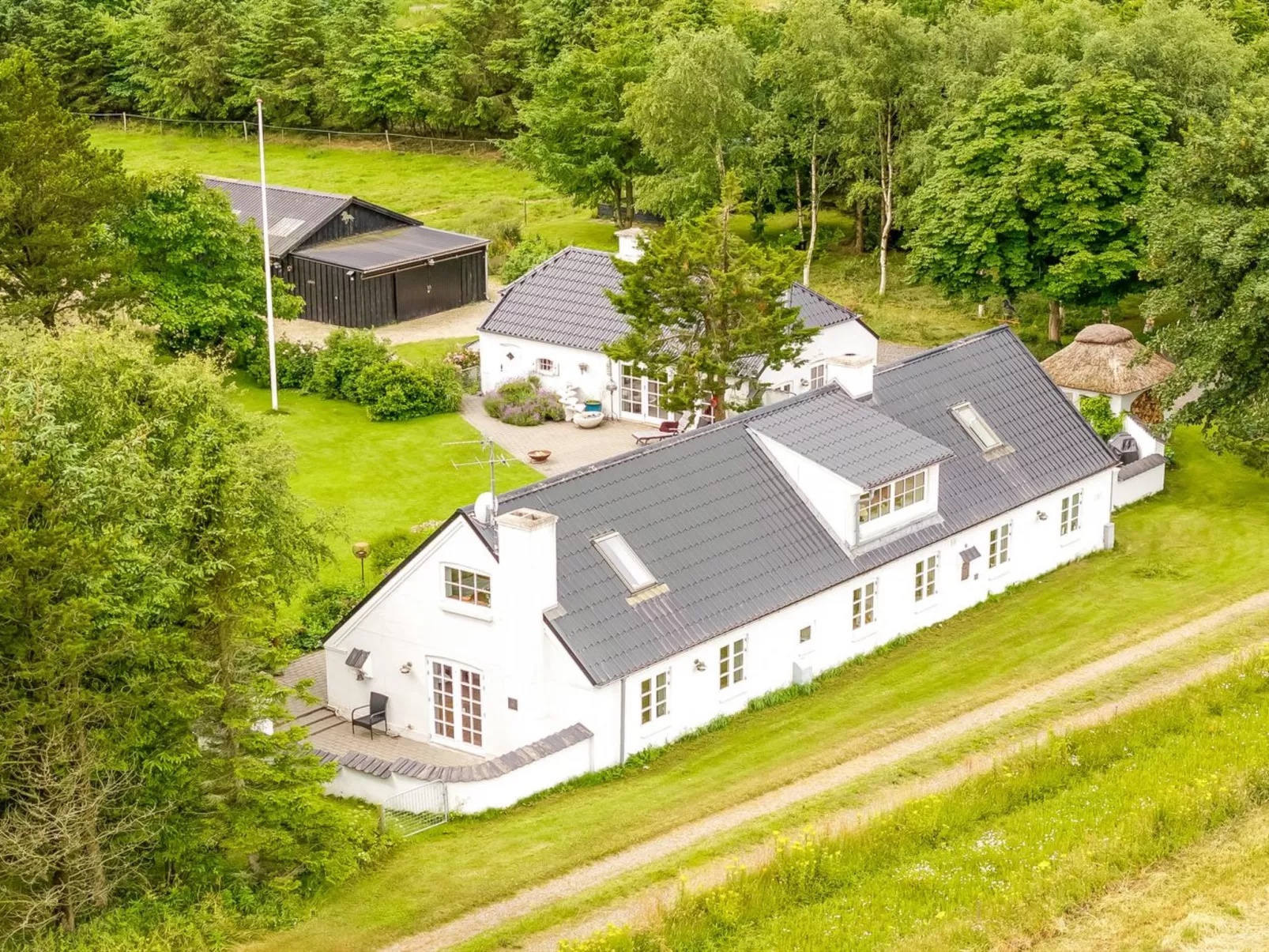 "Ømunde" - 1.8km from the sea-Outside