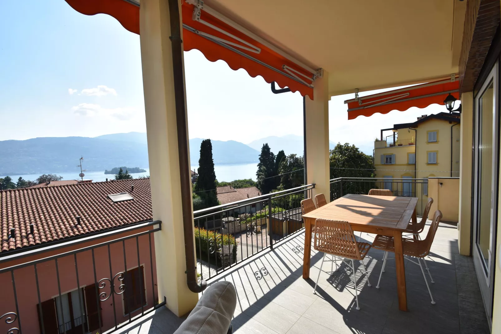 Castagnola-Terrace balcony