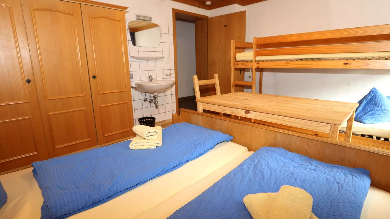 Haus Joachim-Bedroom
