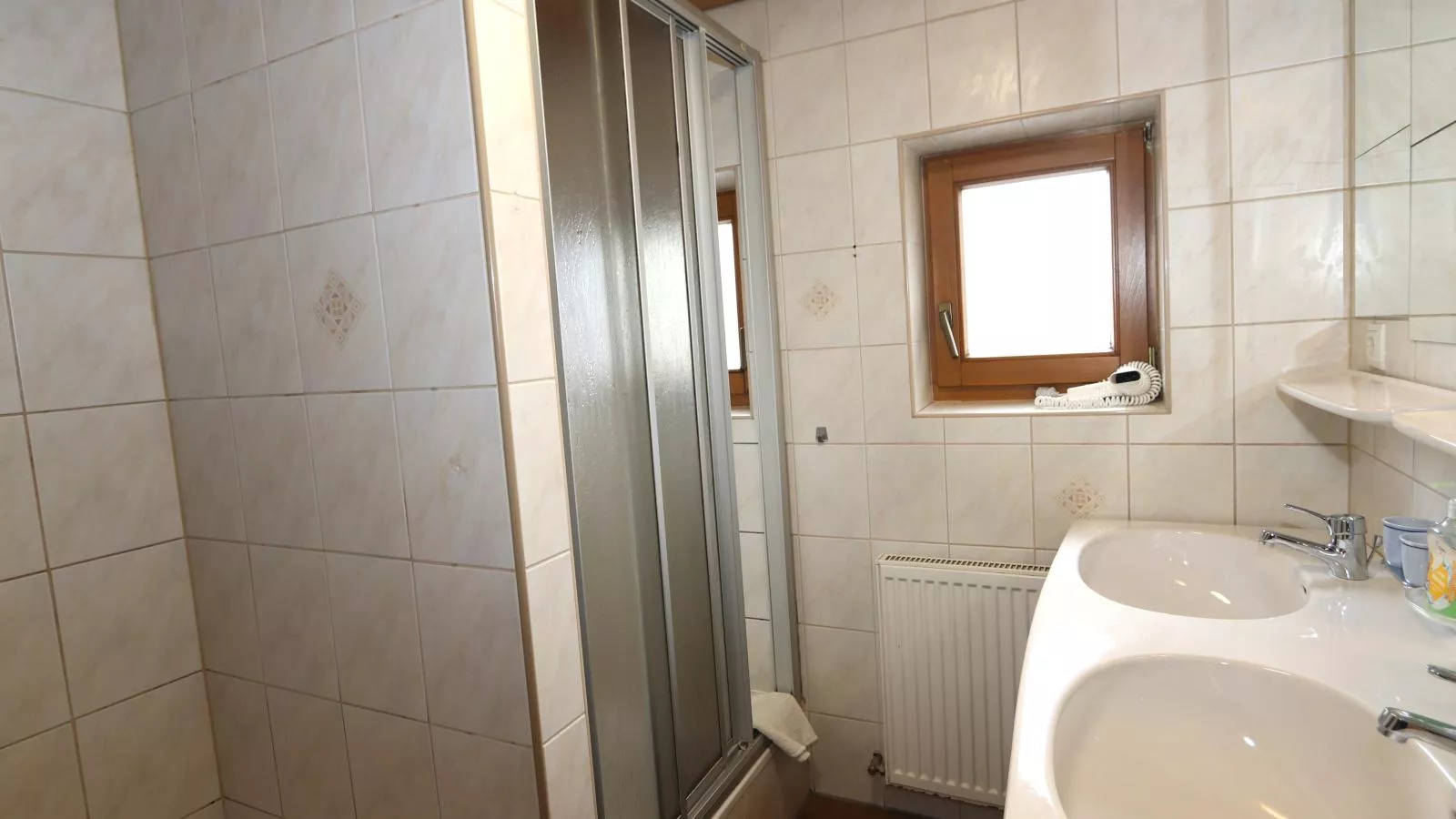 Haus Joachim-Bathroom
