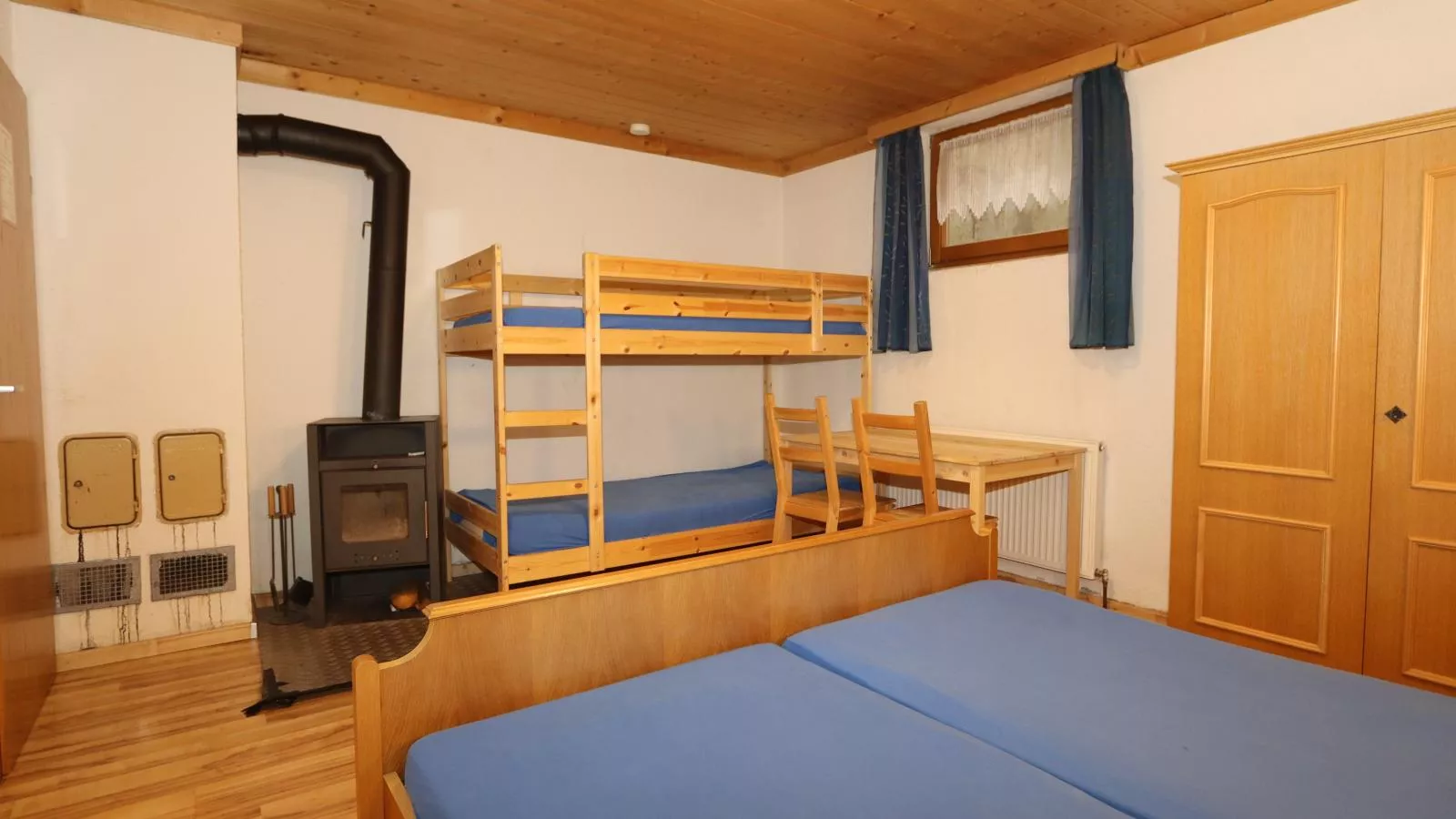 Haus Joachim-Bedroom