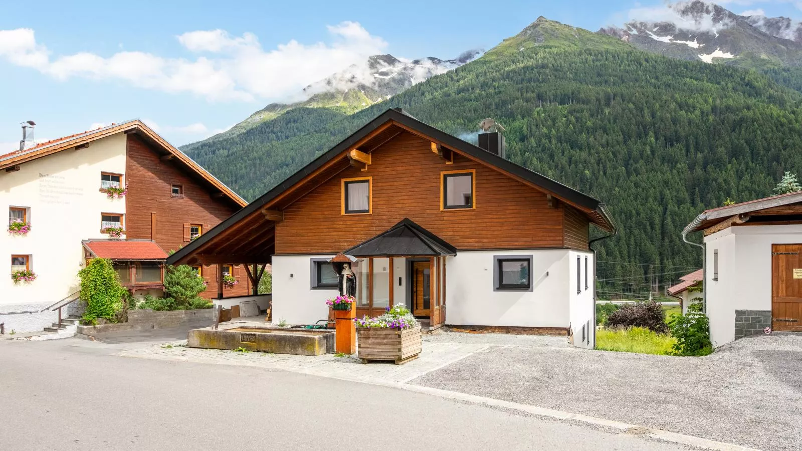 Alpenlodge Pettneu Lodge 2-Exterior summer