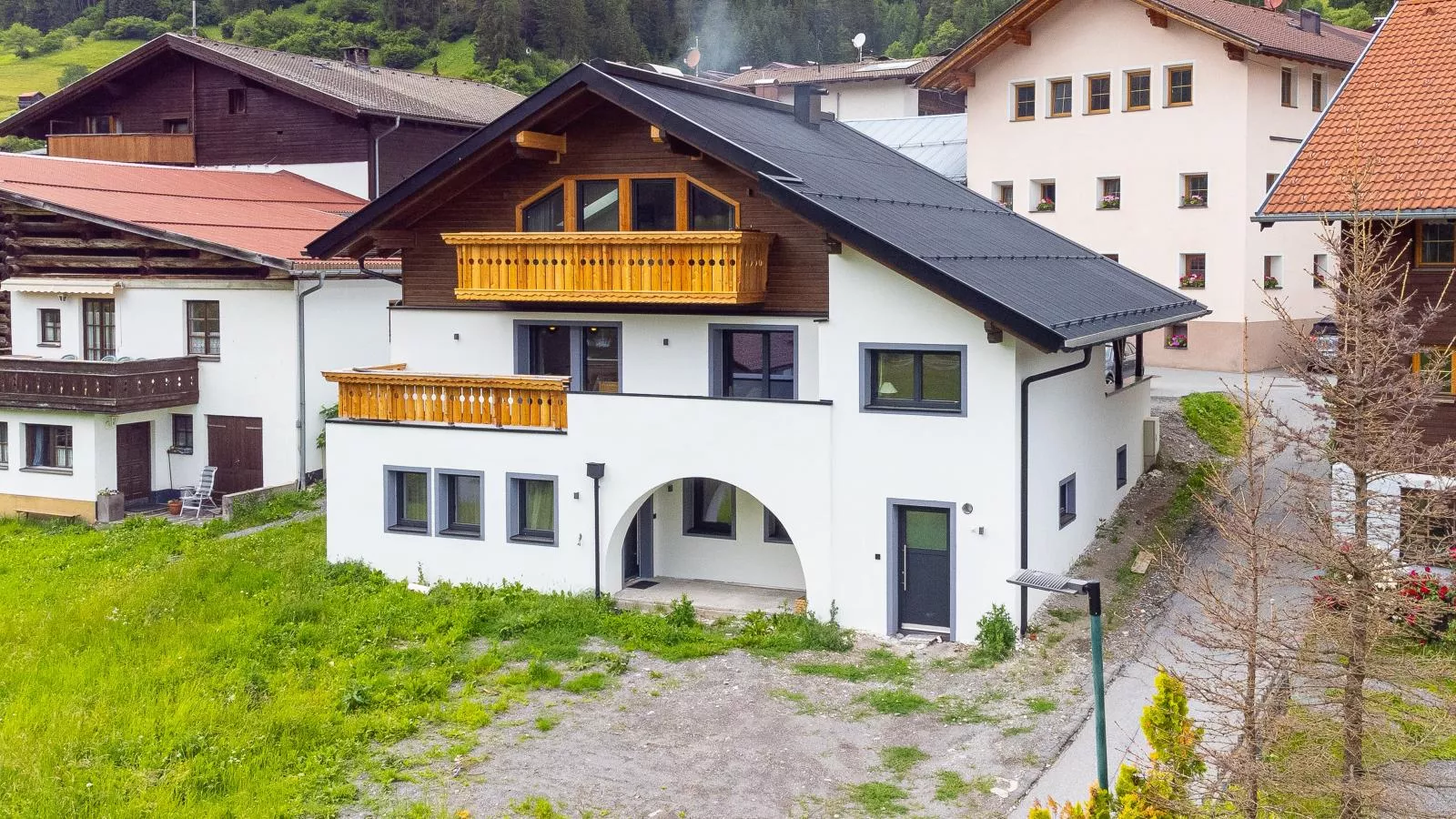 Alpenlodge Pettneu Lodge 2-Exterior summer