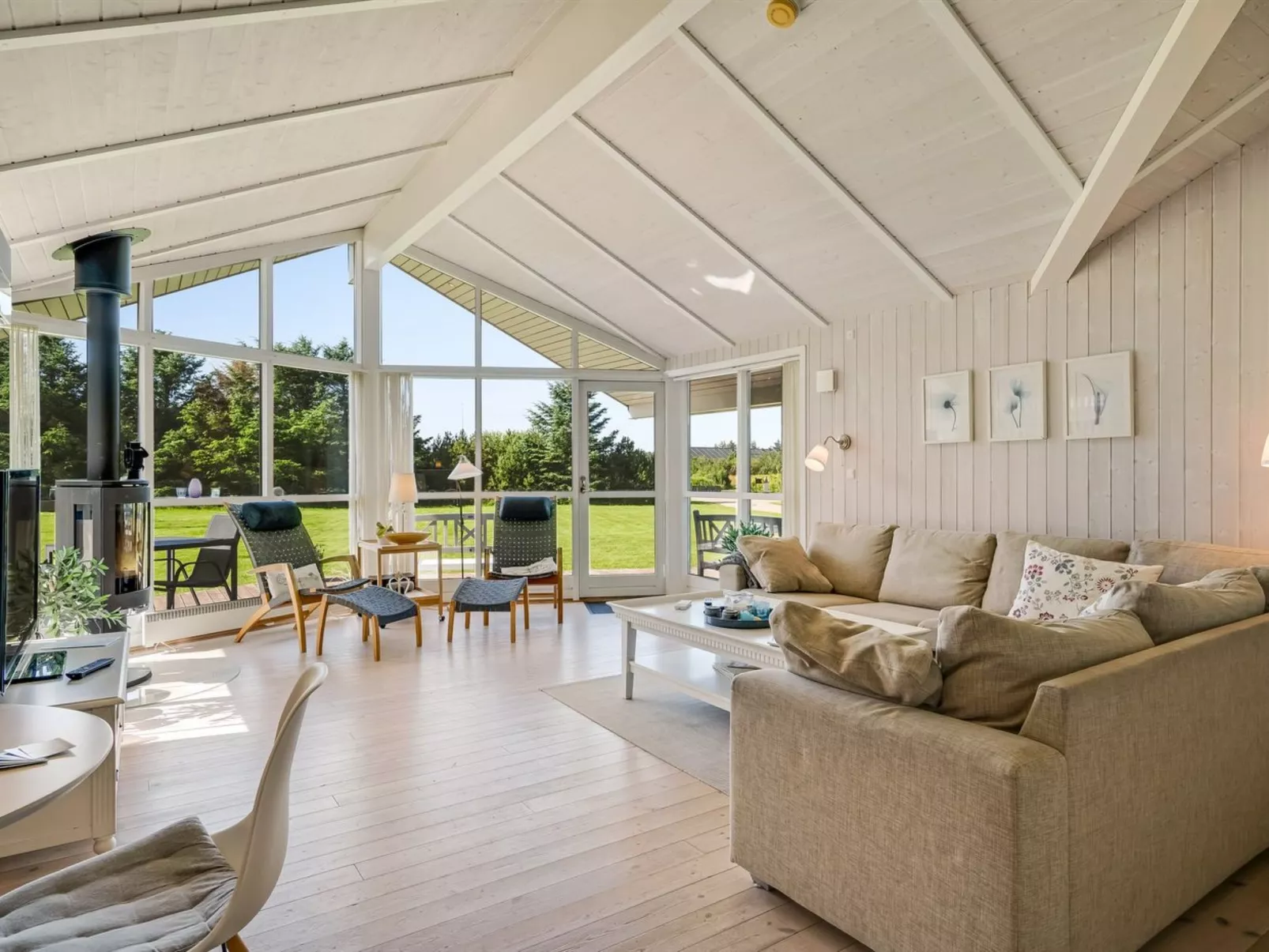 "Elicia" - 1km from the sea-Inside