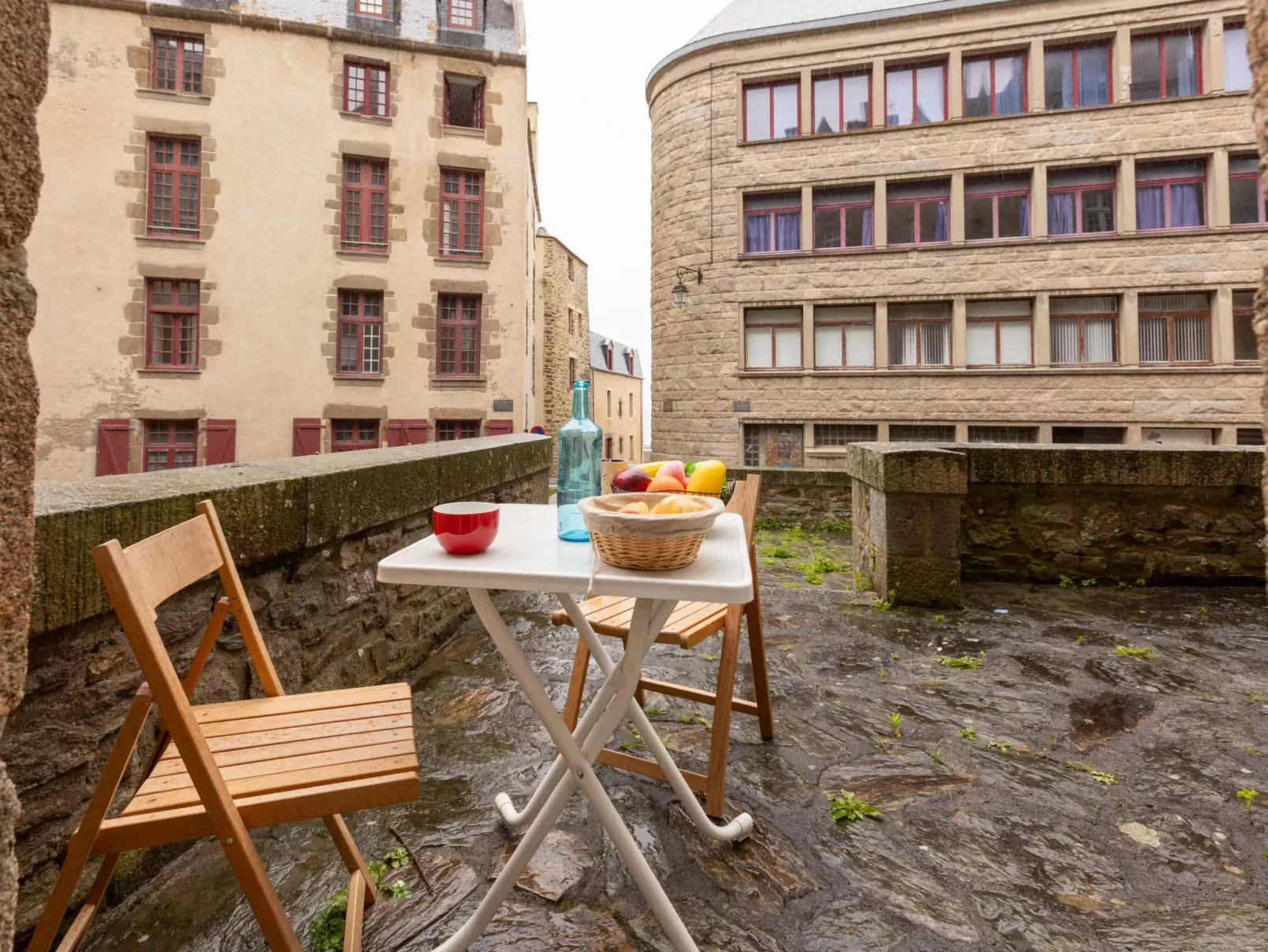 Saint Benoît-Outside