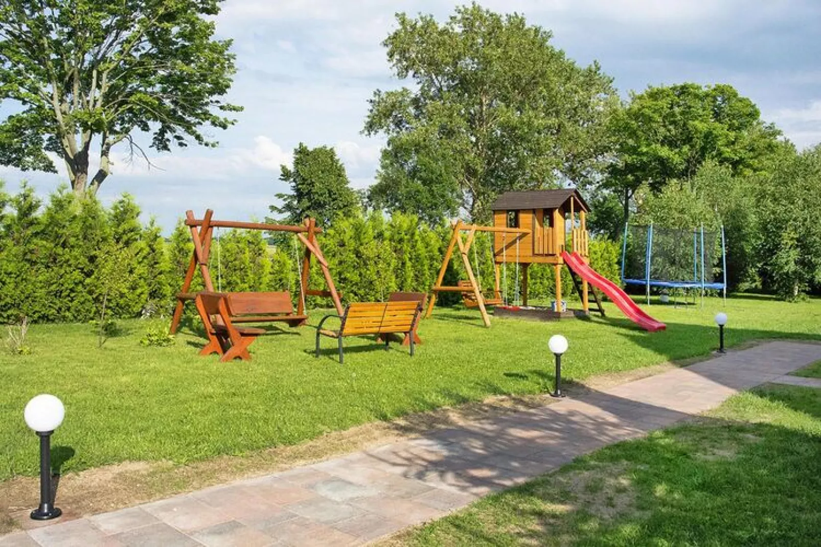 Domki wakacyjne z basenem Osieki-Gardens summer