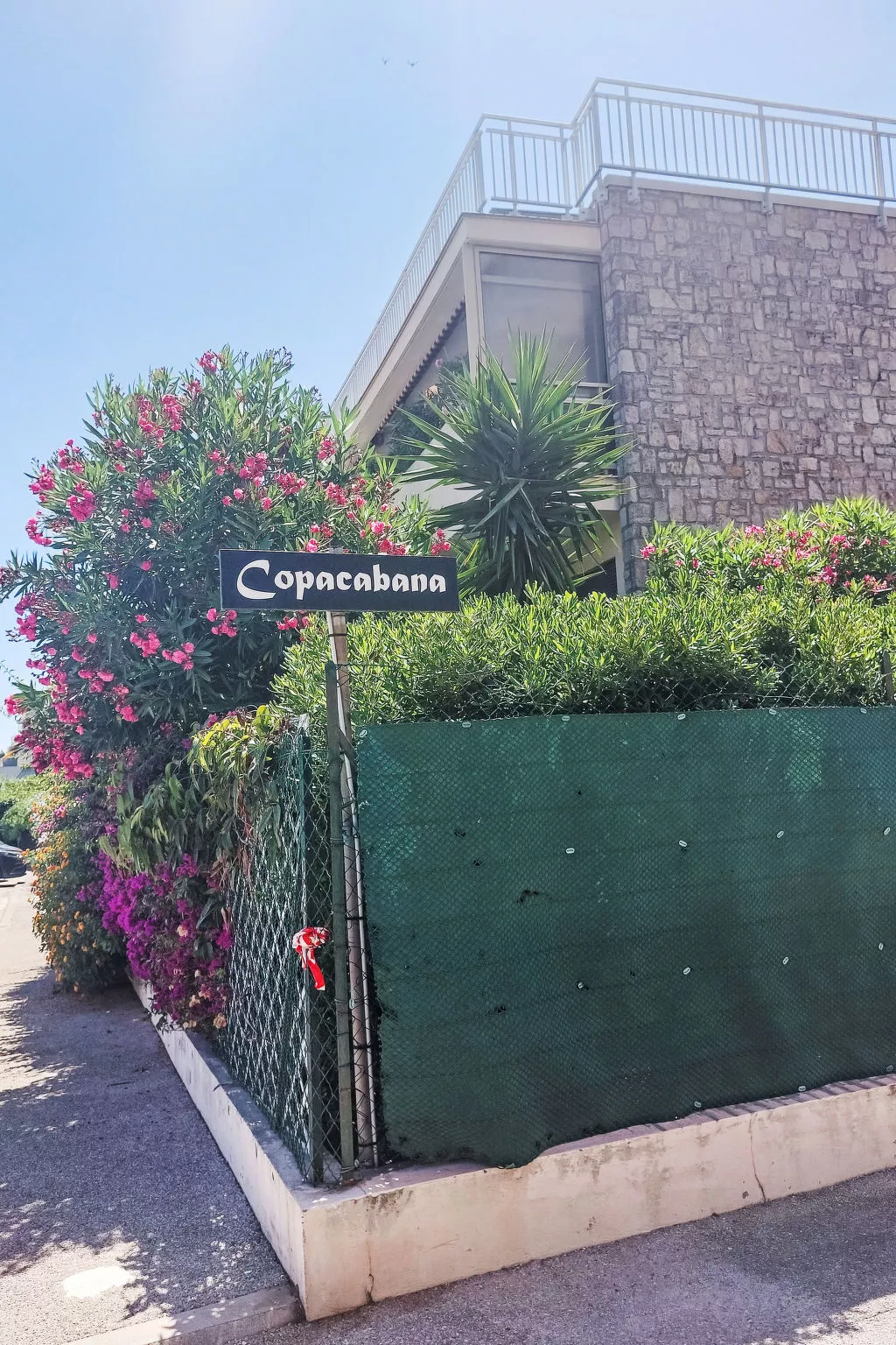 Le Copacabana-Outside