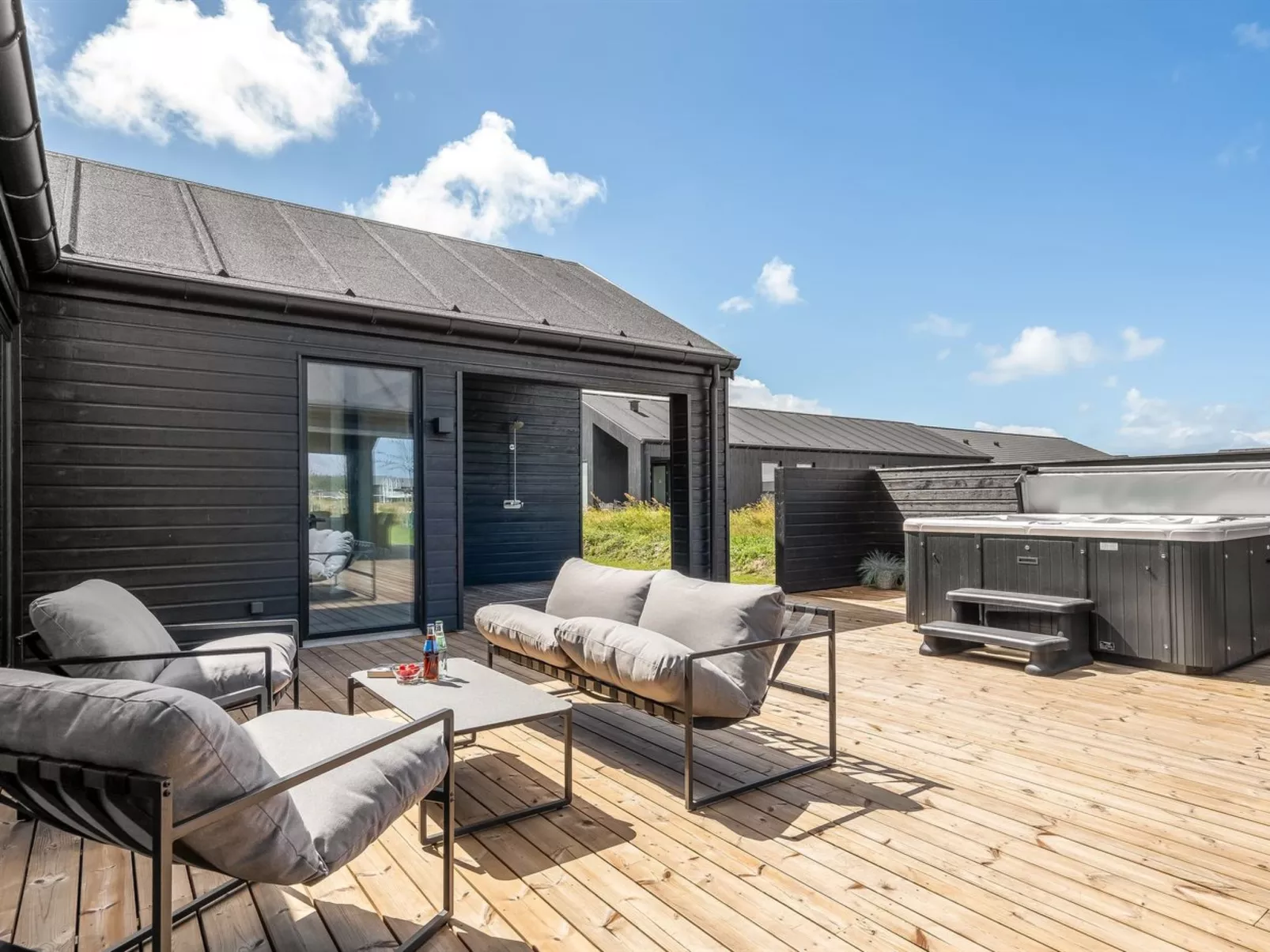 "Analine" - 950m from the sea-Outside