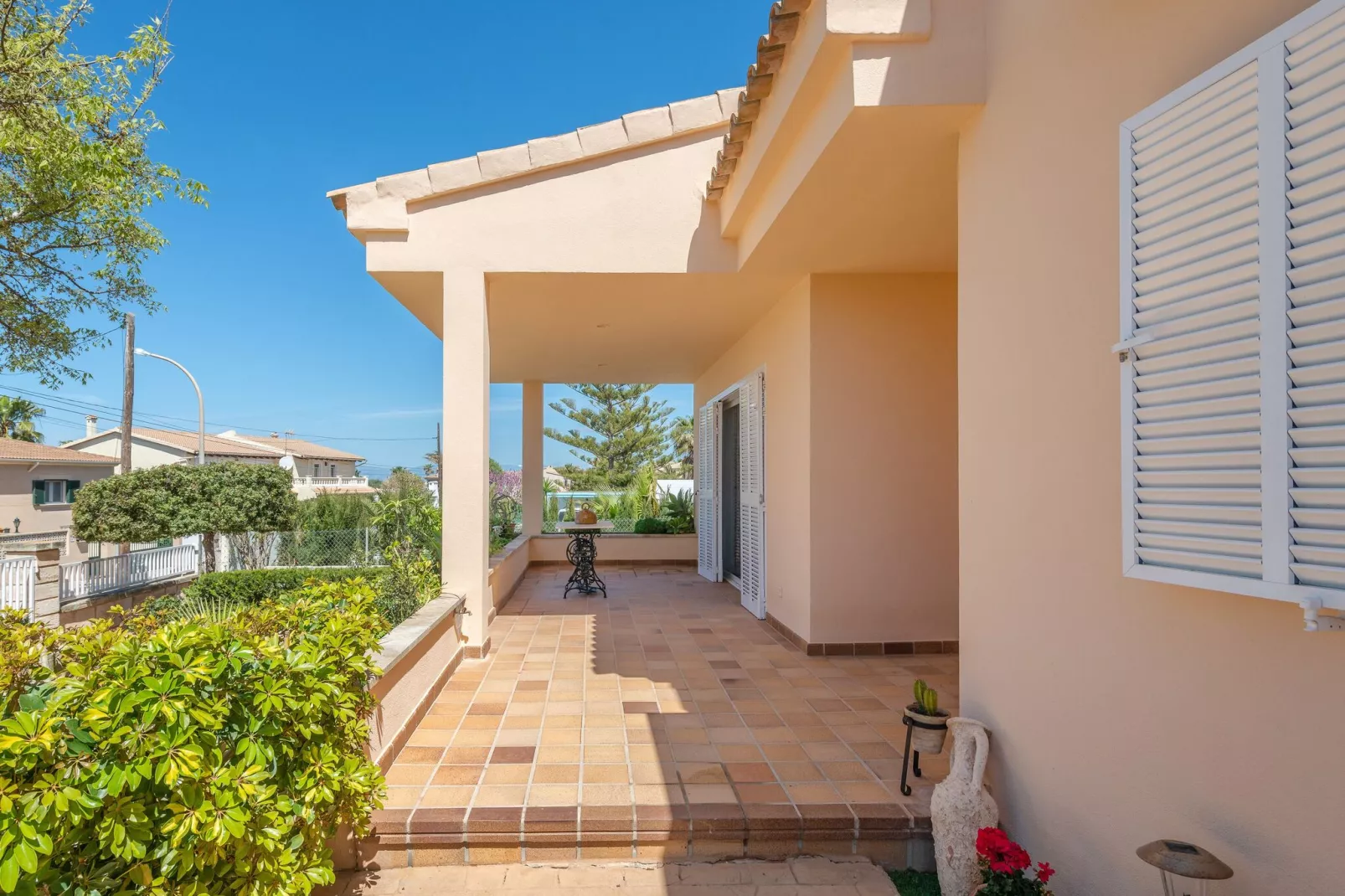 Can Moragues & Martorell-Exterior summer