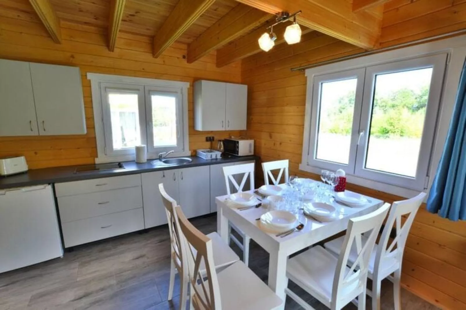 Domek piętrowy 6-osobowy Ustronie Morskie-Dining room