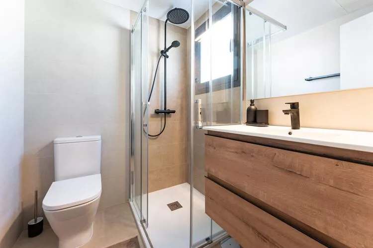 CT 197 - Faro's Campanario Golfers Heaven-Bathroom