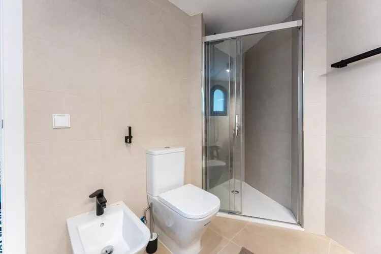 CT 197 - Faro's Campanario Golfers Heaven-Bathroom