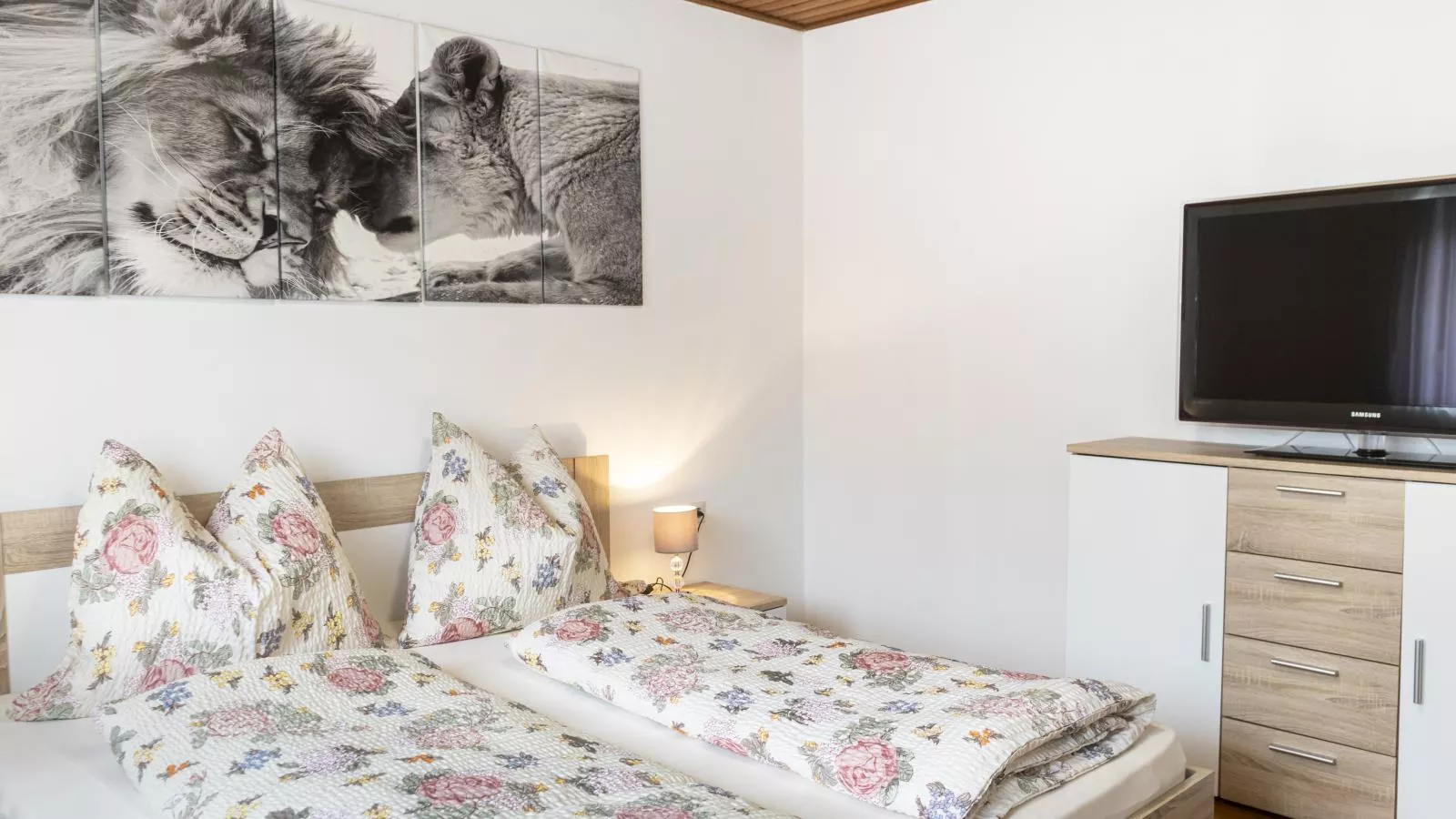 Bei Steiner-Bedroom