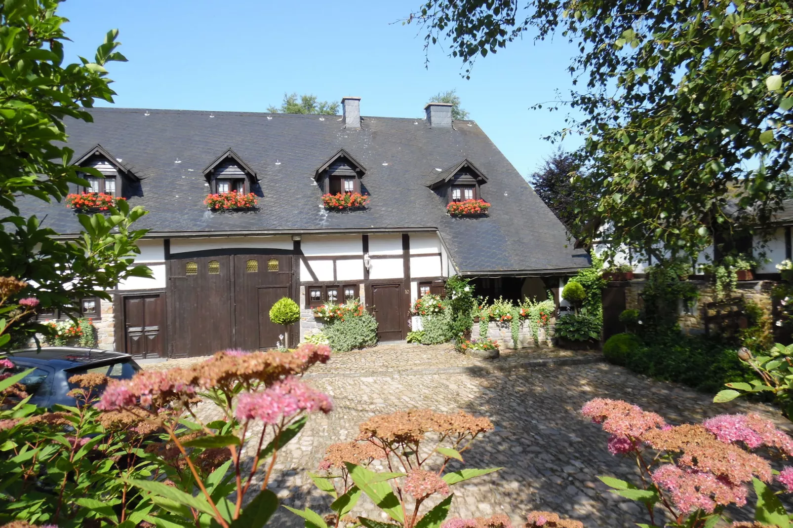 La Fleur des Bois-Exterior summer