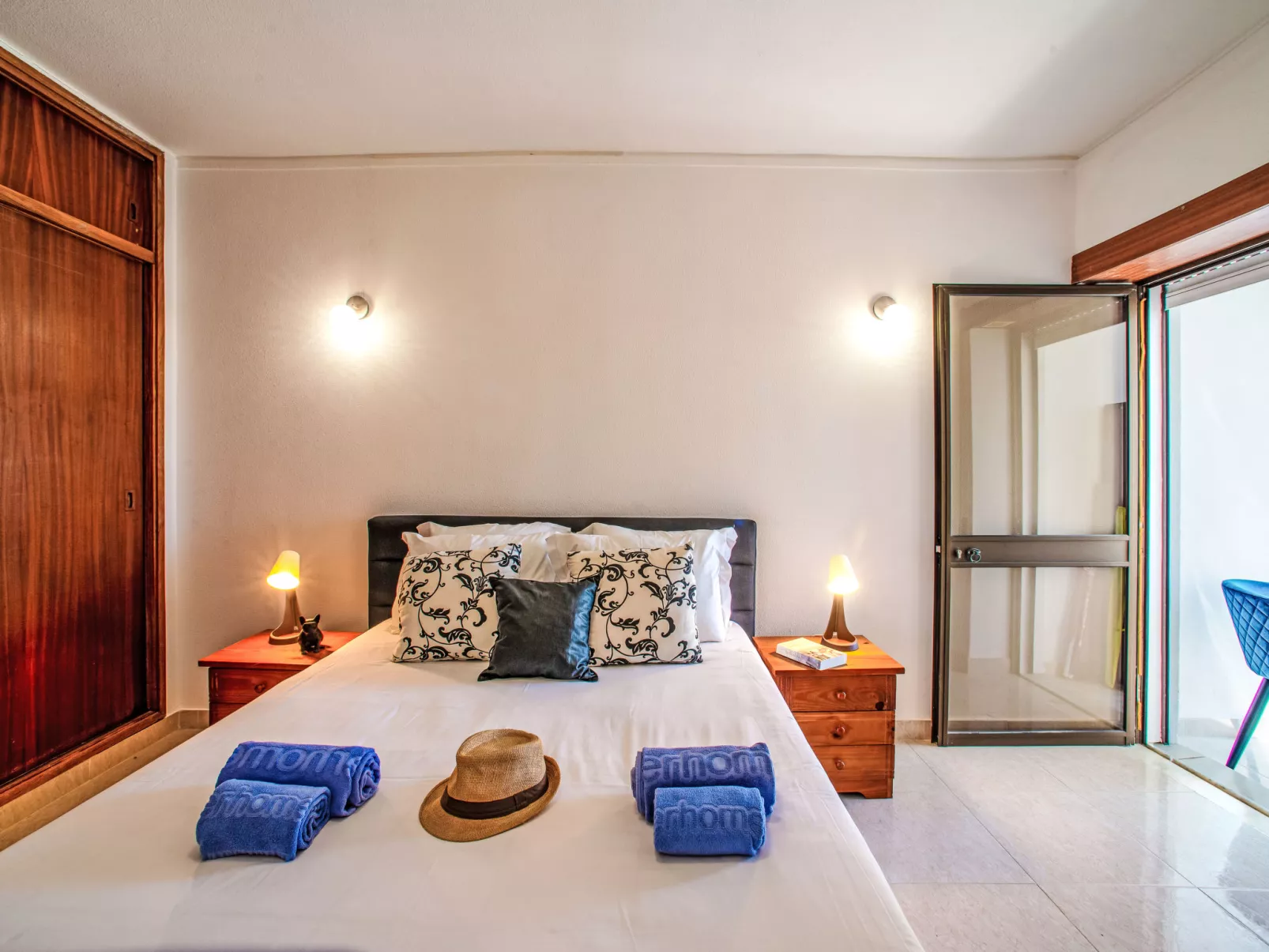 Fabulous Sea View-Inside