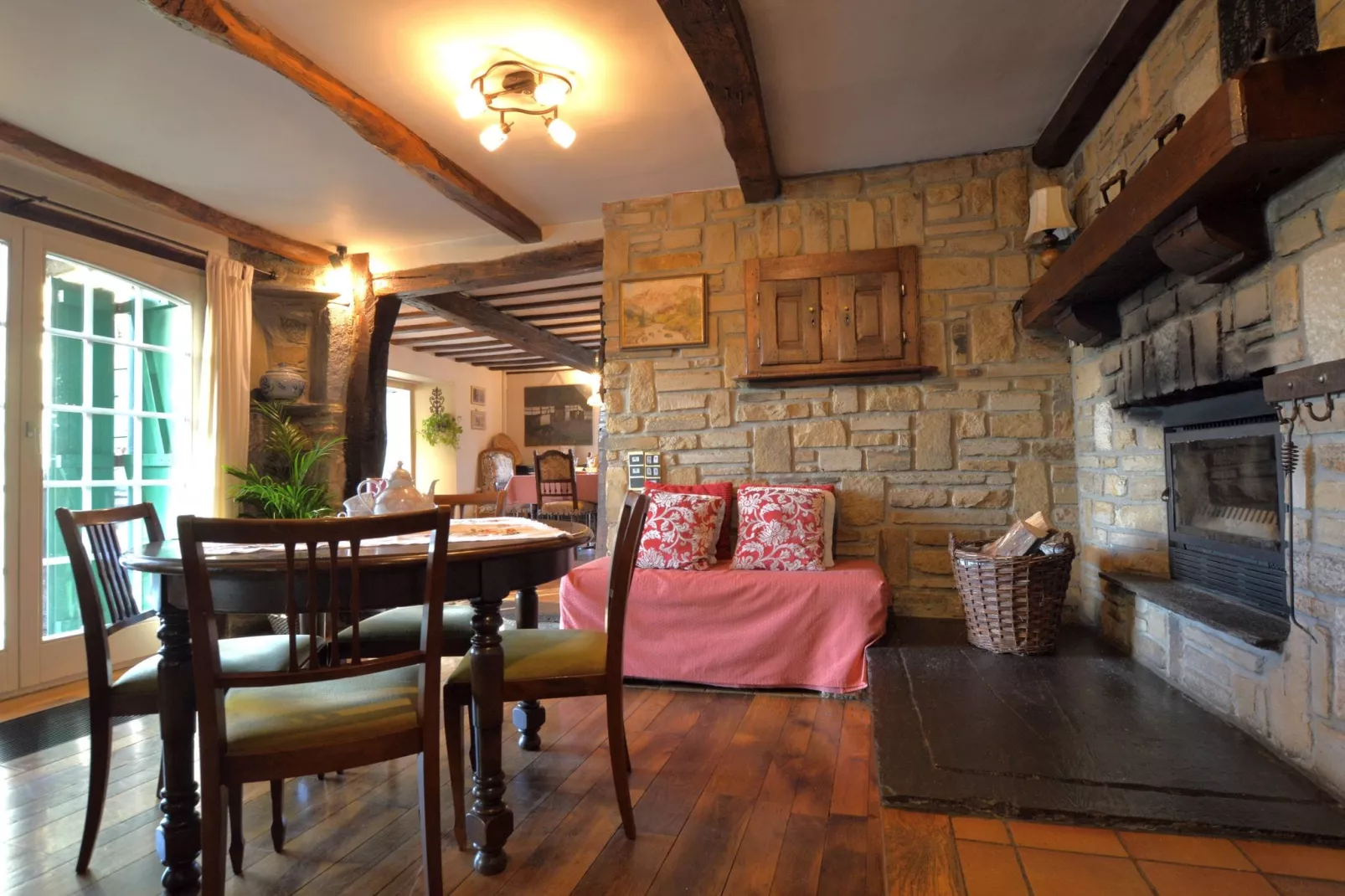 La Fleur des Bois-Living room