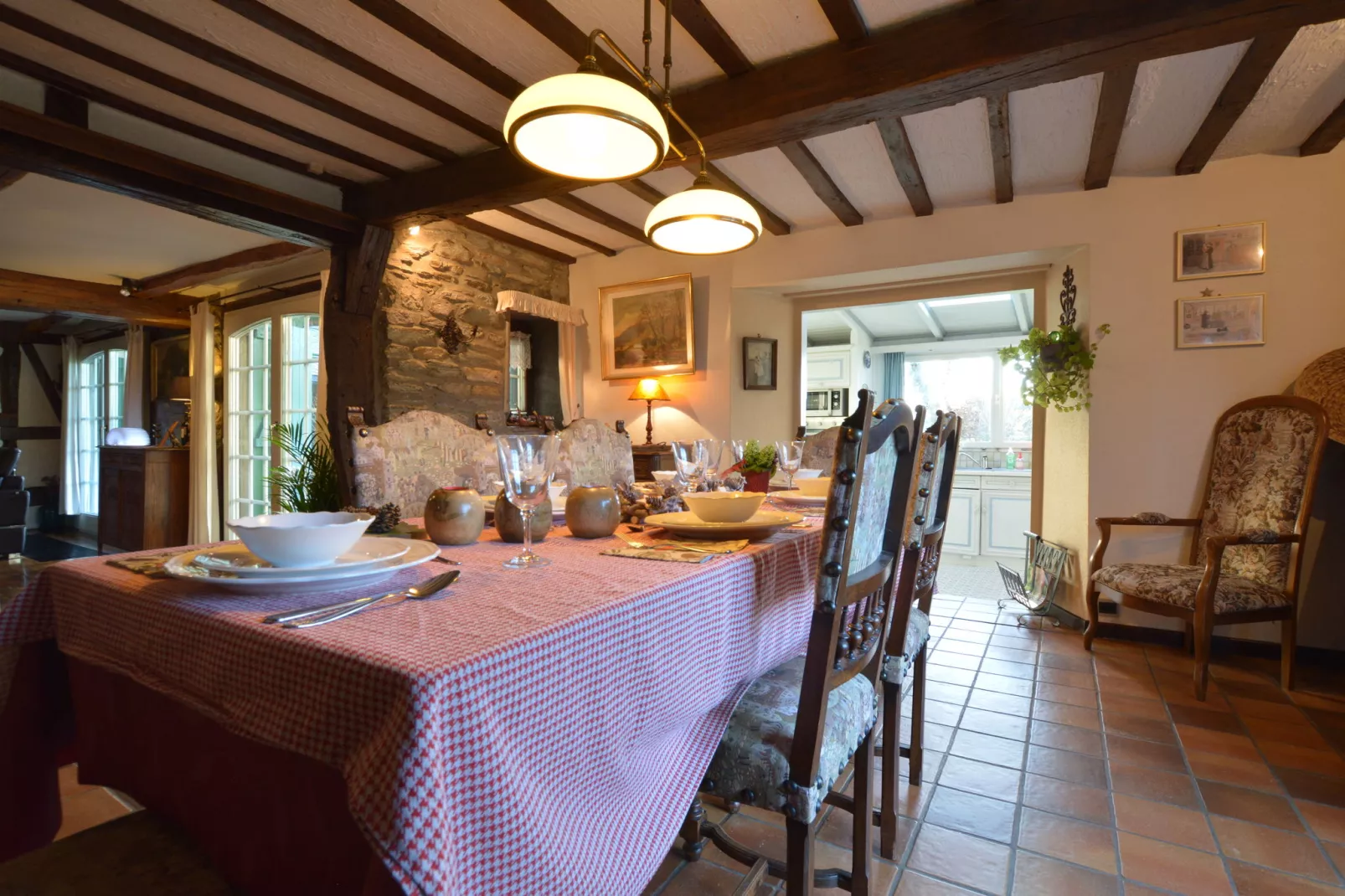 La Fleur des Bois-Dining room