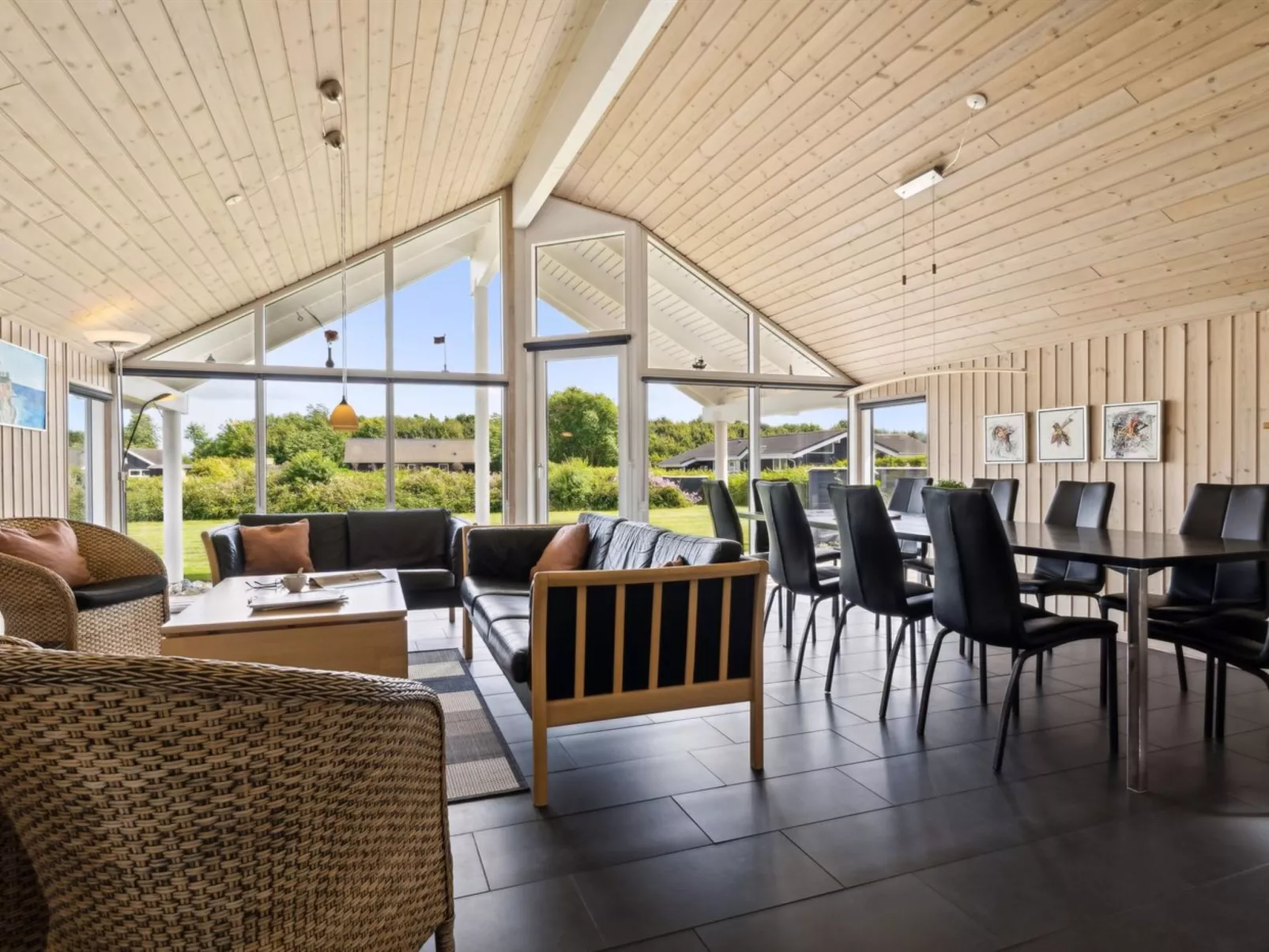 "Edzard" - 800m from the sea-Inside