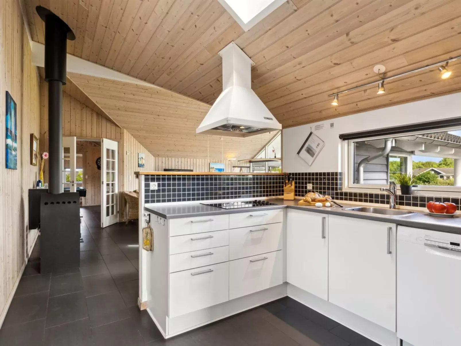 "Edzard" - 800m from the sea-Inside