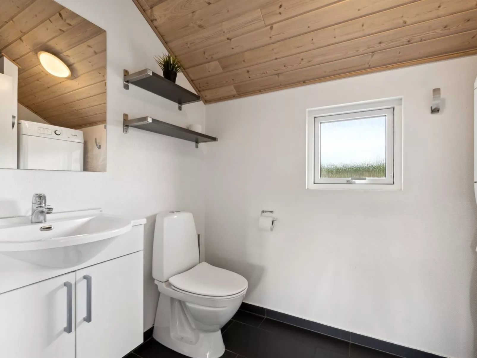 "Edzard" - 800m from the sea-Inside
