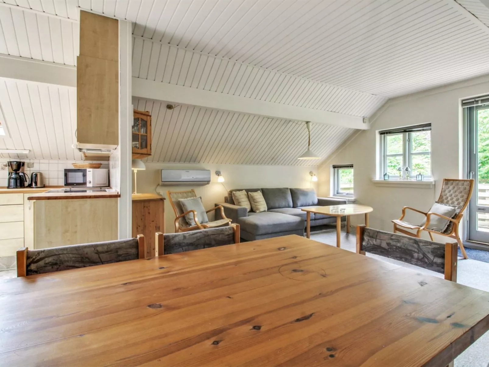 "Ofrath" - 30km from the sea-Drinnen
