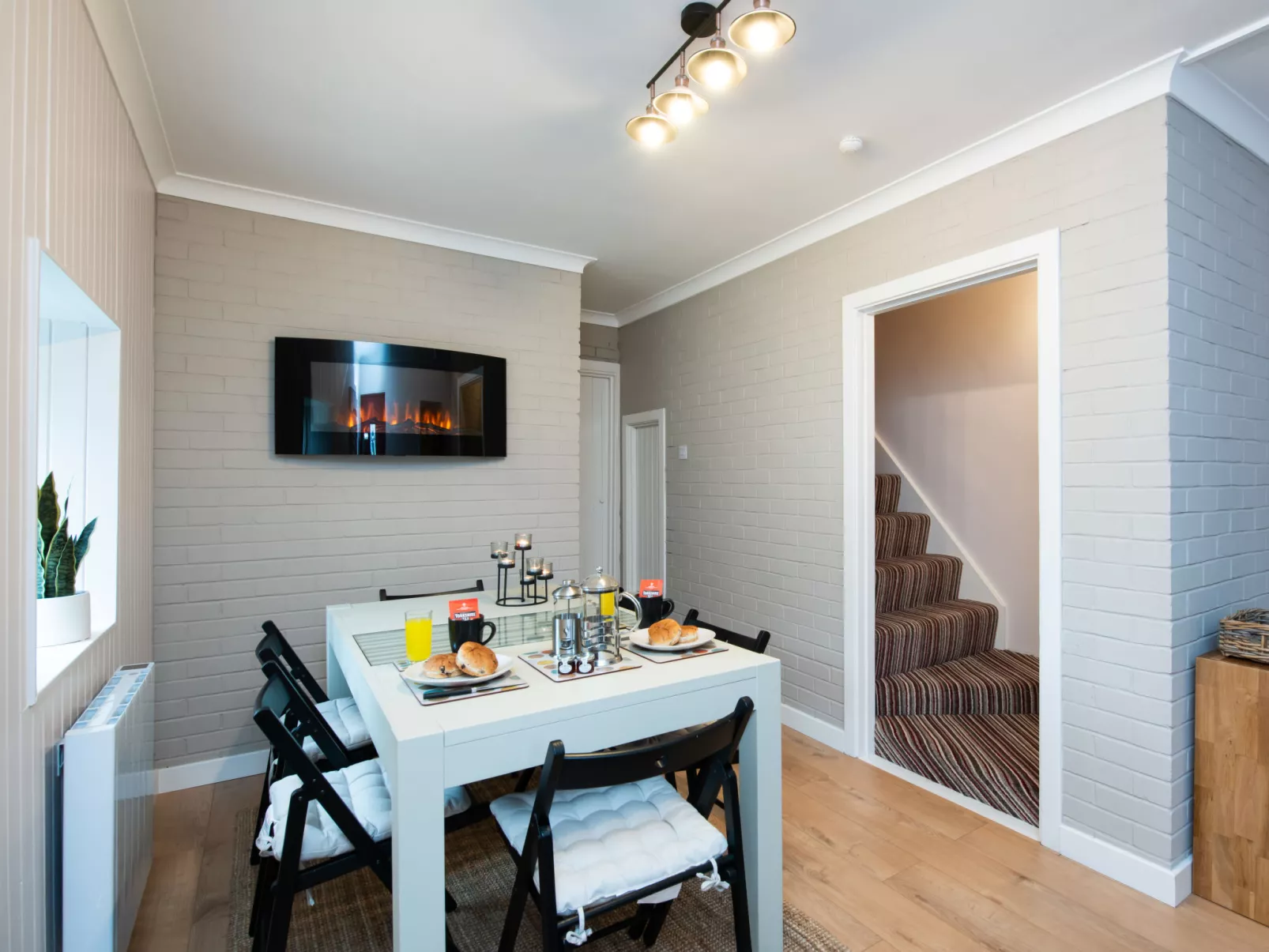 Highland View-Inside