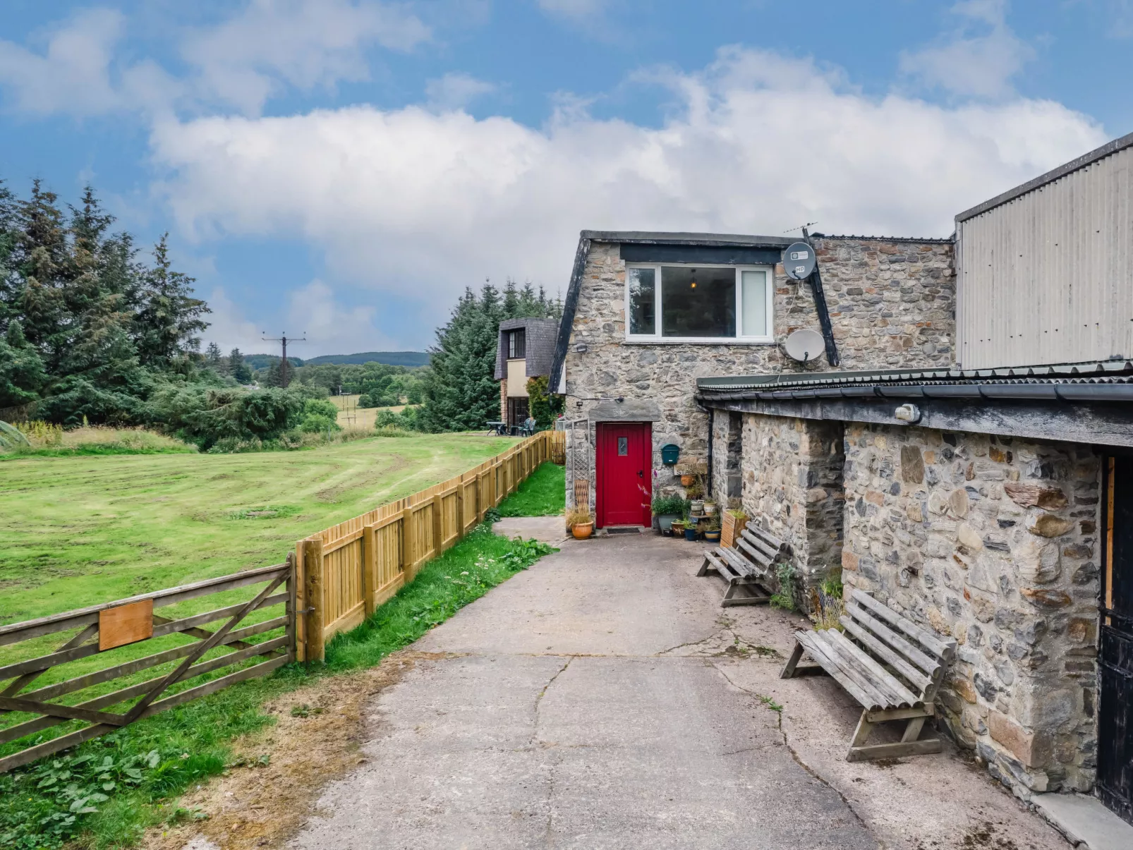 Highland View-Outside