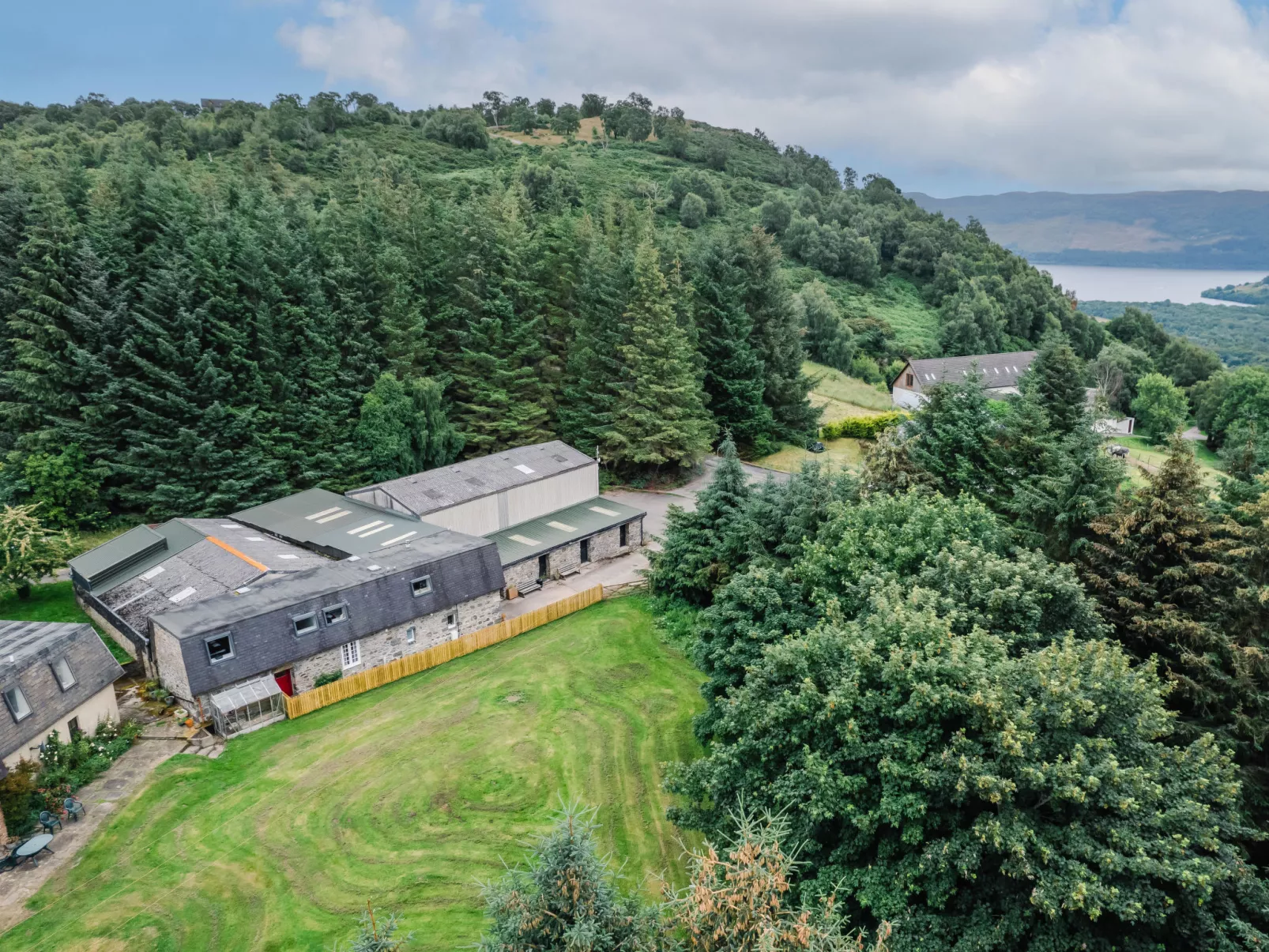 Highland View-Outside