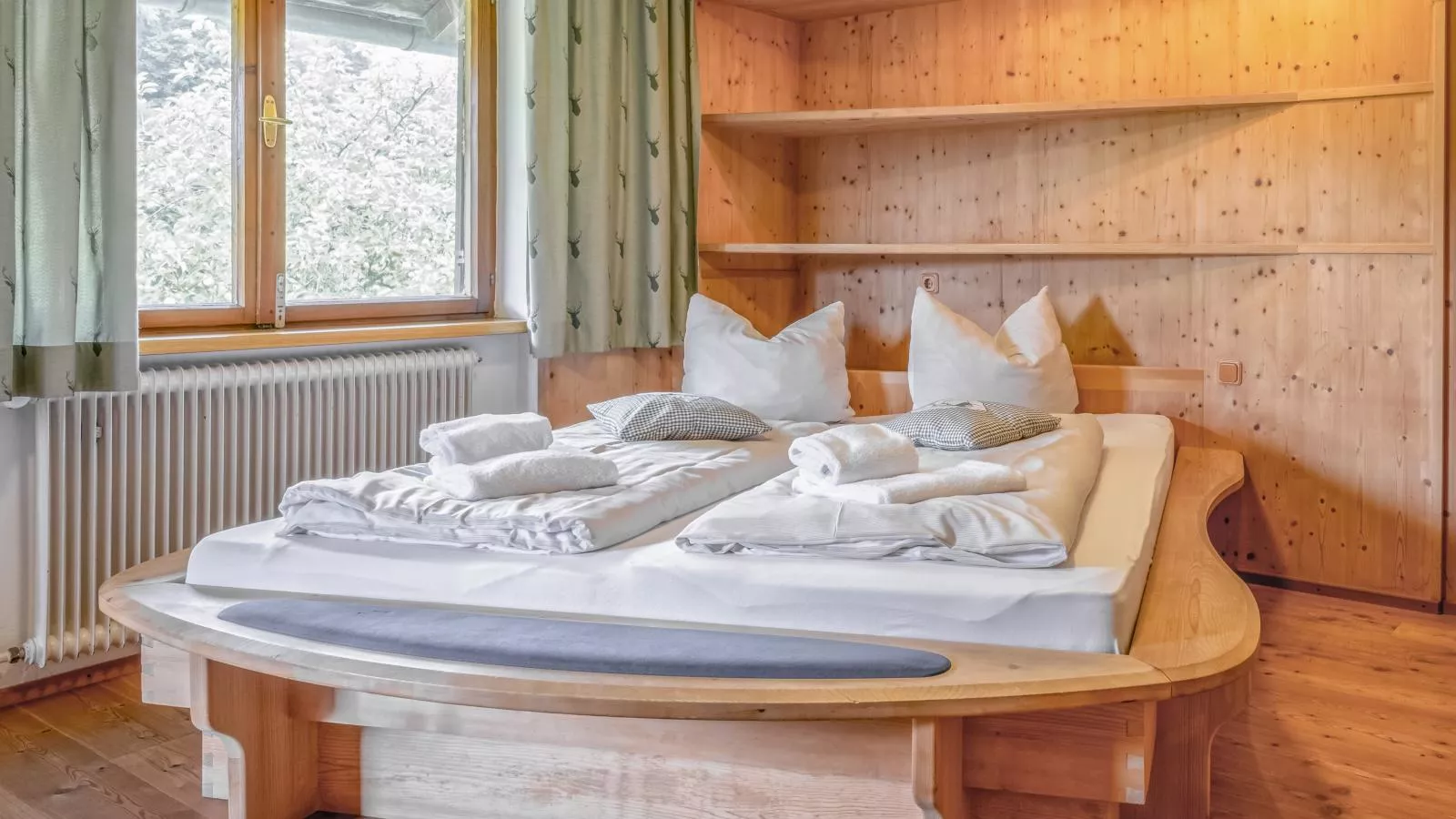 Platzhirsch-Bedroom