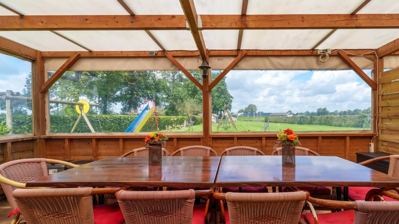 Reggezicht-Terrace balcony