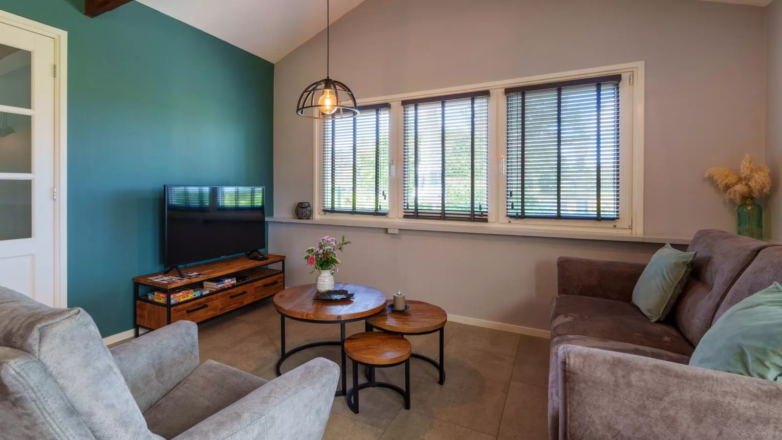 Reggezicht-Living room
