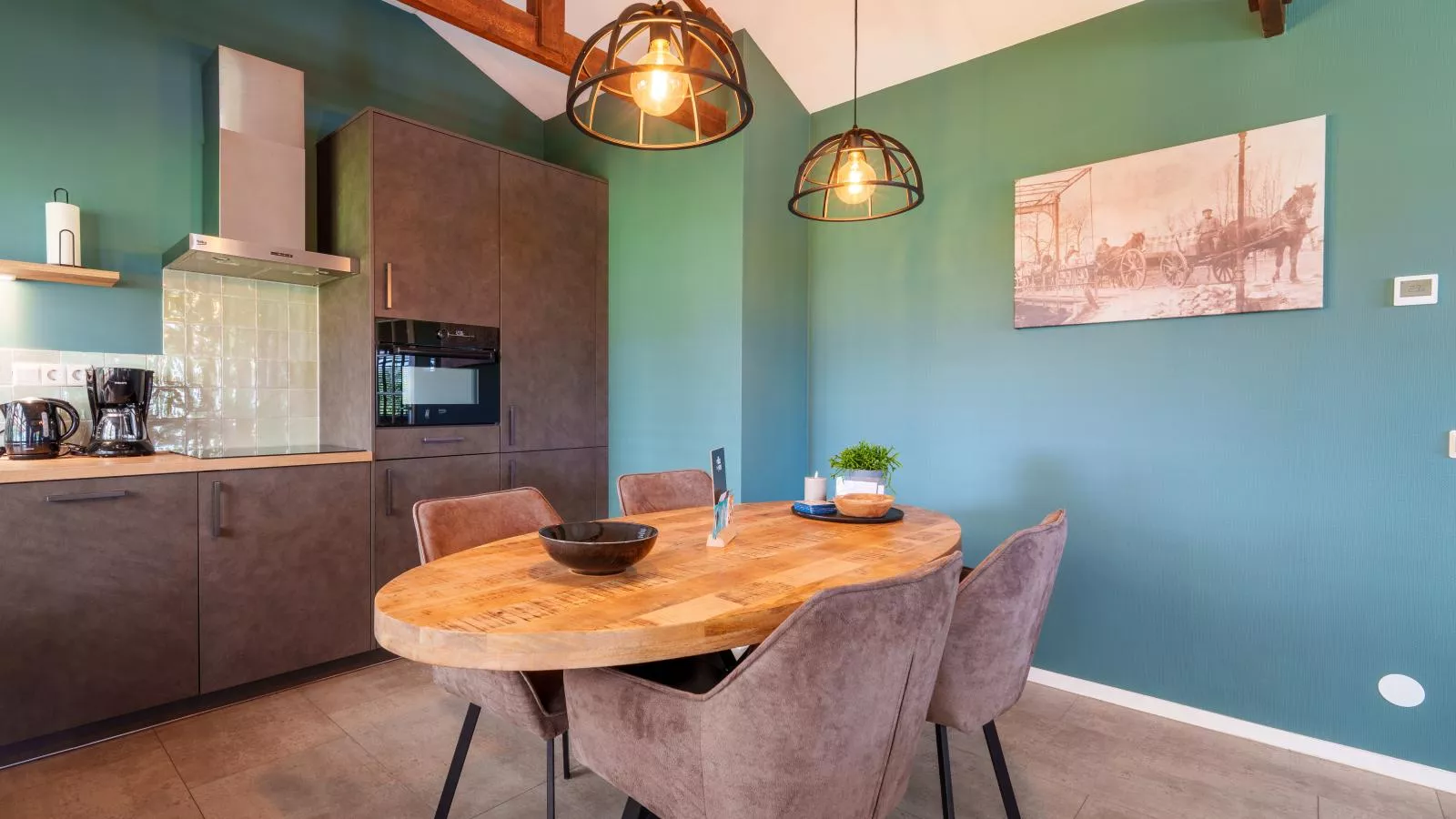 Reggezicht-Dining room