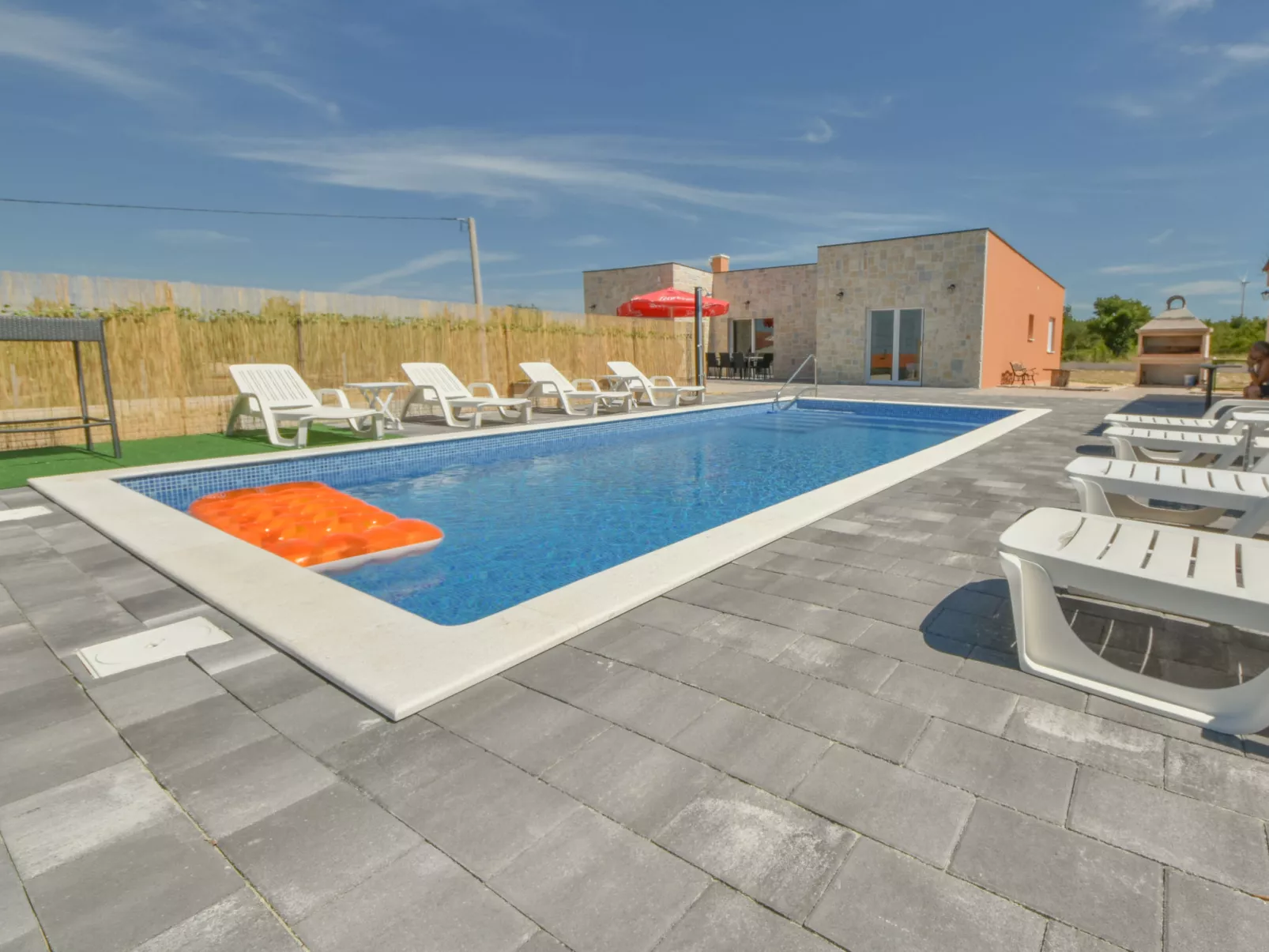 Vulelija Holiday Home-Outside