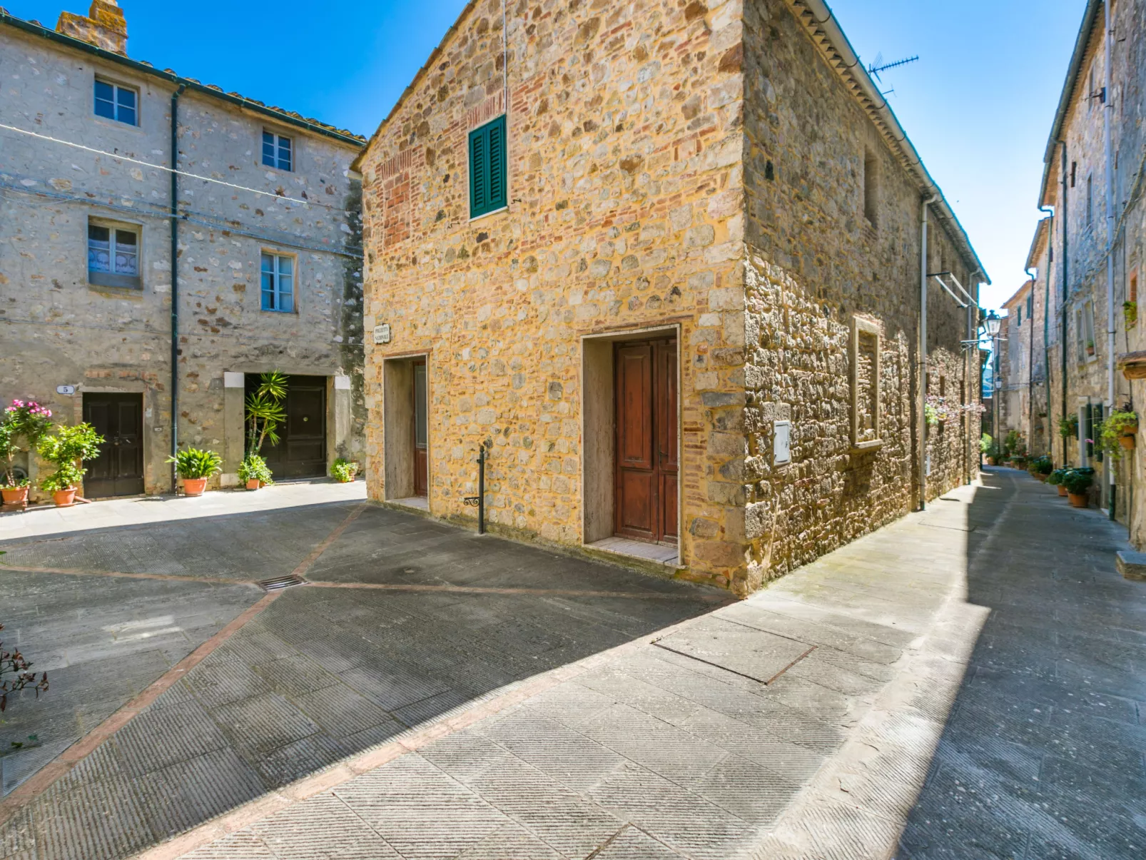 La casa di Emilio II-Outside