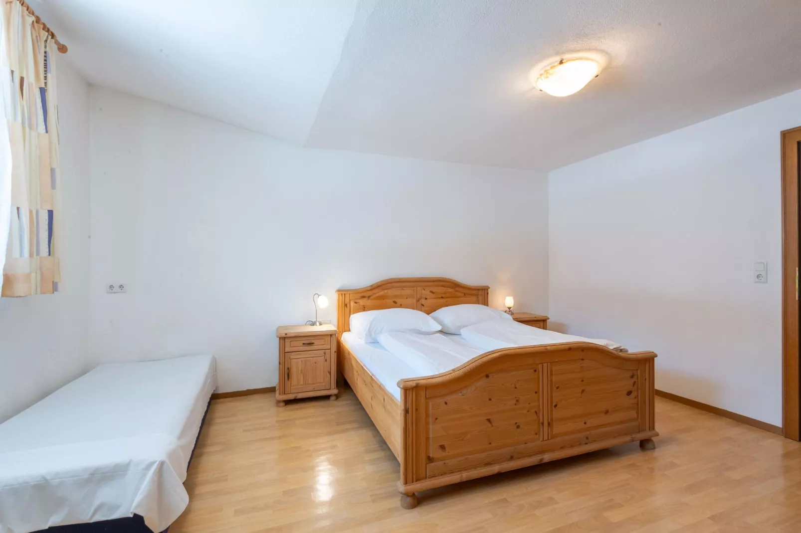 Apartment Top 10-Bedroom